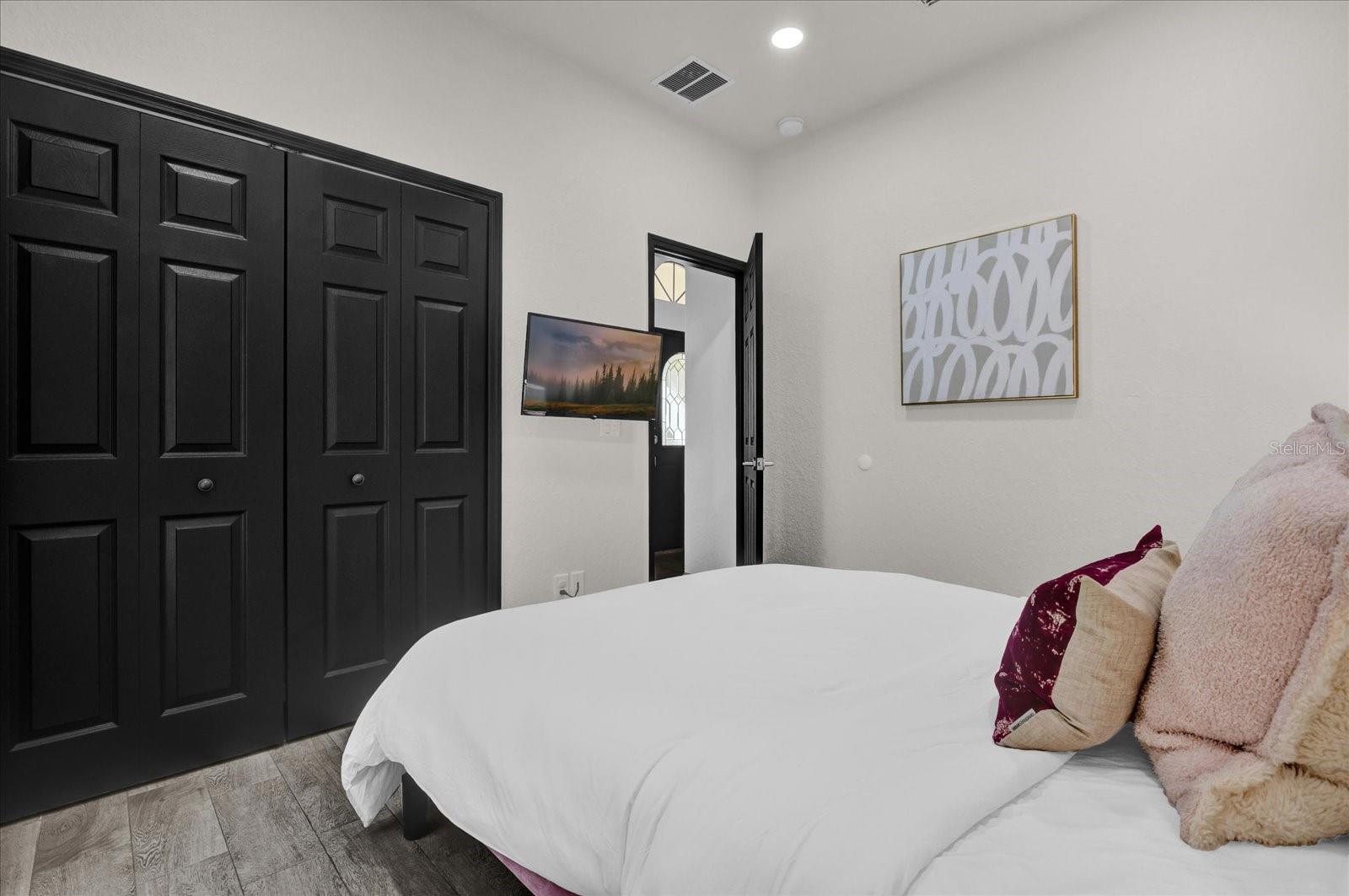 Image 21 of 37 For 2782 Roccella Court