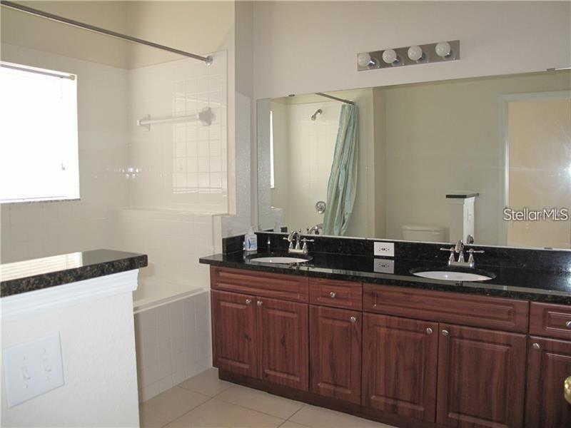 Image 11 of 28 For 3593 Conroy Road 421