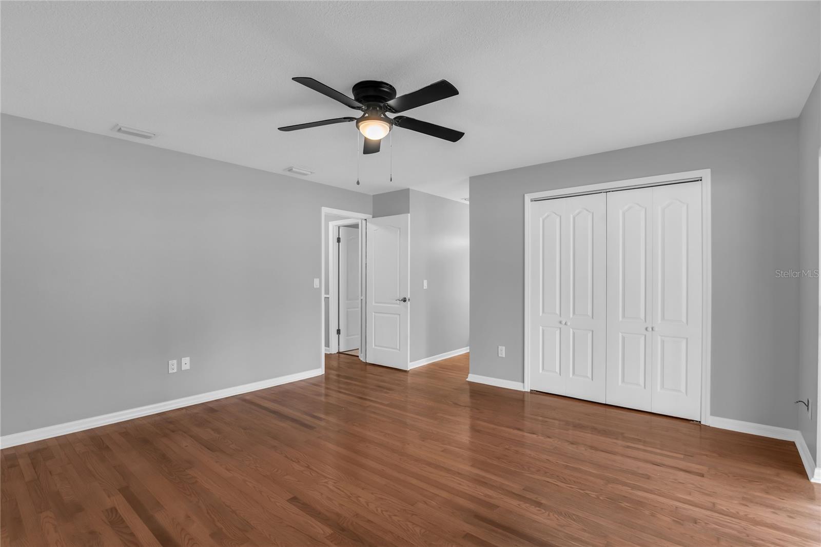 Image 12 of 25 For 641 Glenview Drive