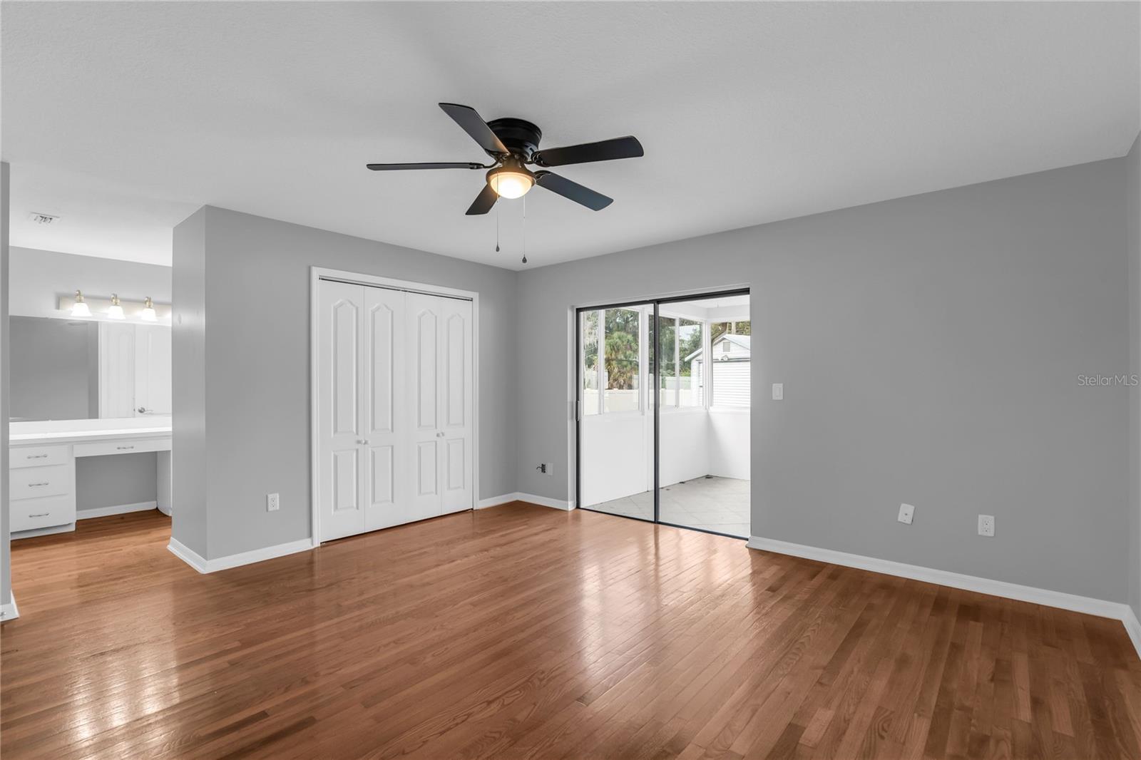 Image 13 of 25 For 641 Glenview Drive