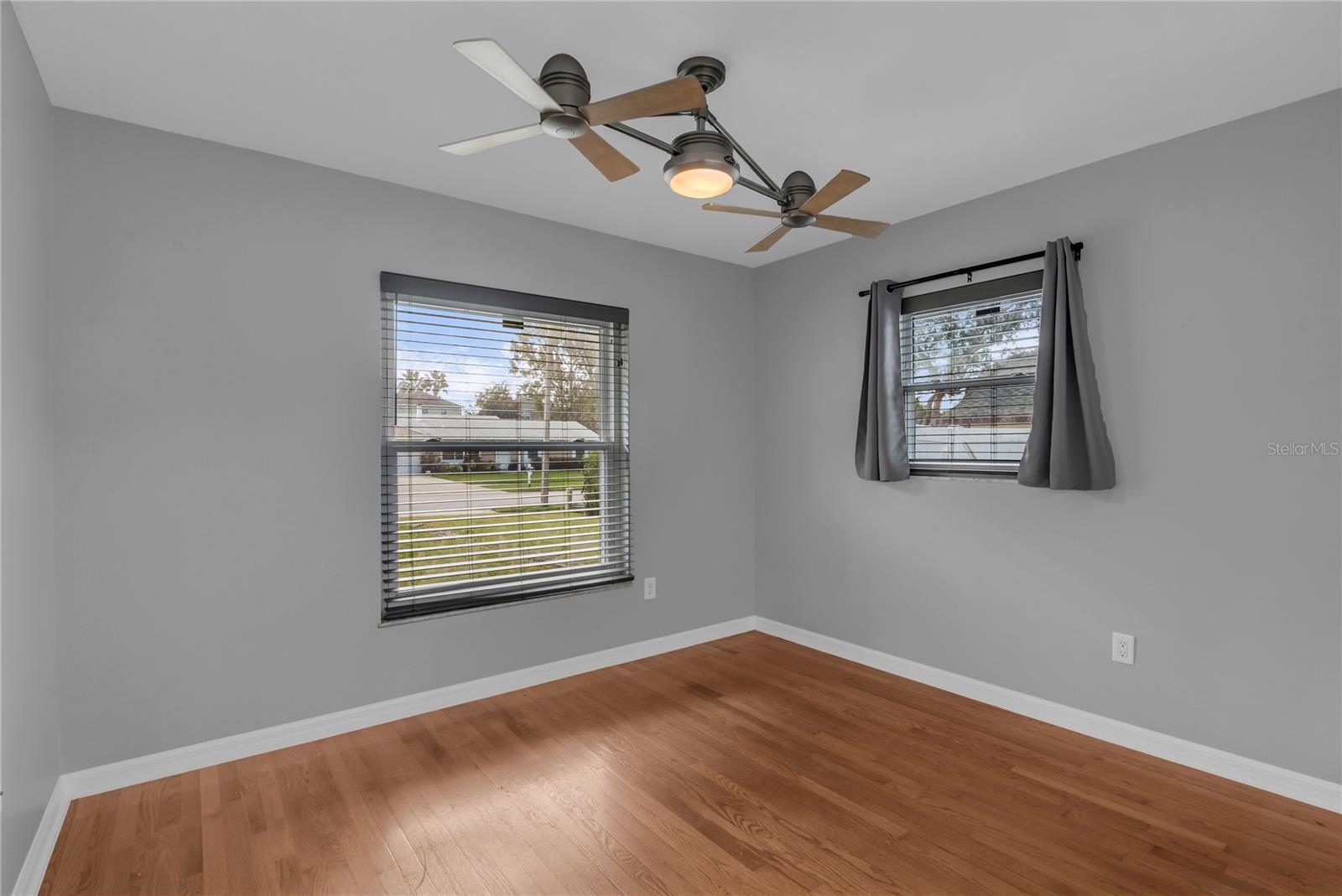 Image 18 of 25 For 641 Glenview Drive