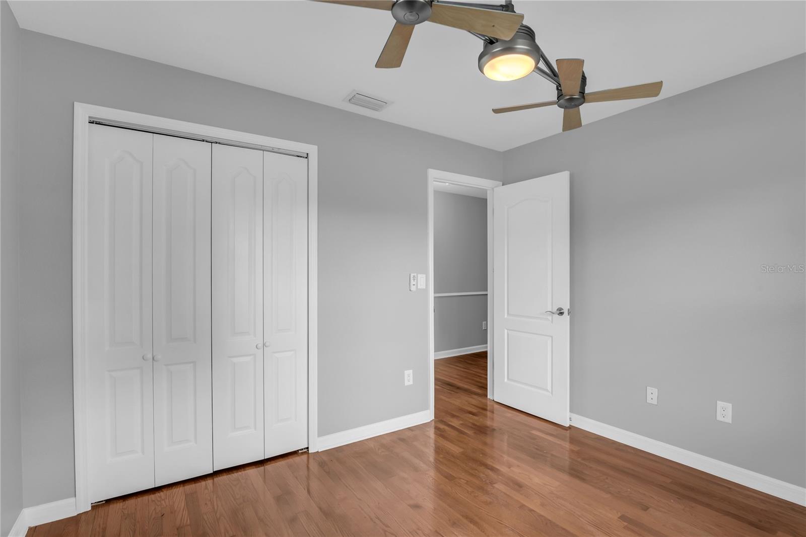 Image 19 of 25 For 641 Glenview Drive