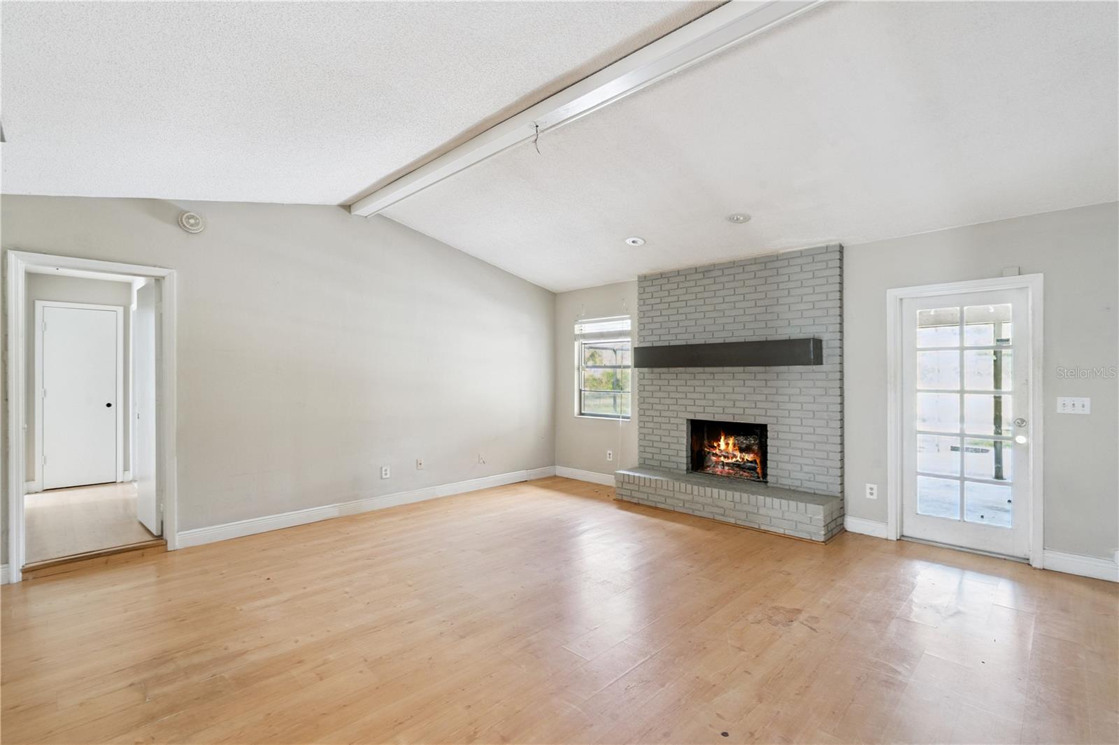 Image 6 of 31 For 8107 Steeplechase Boulevard