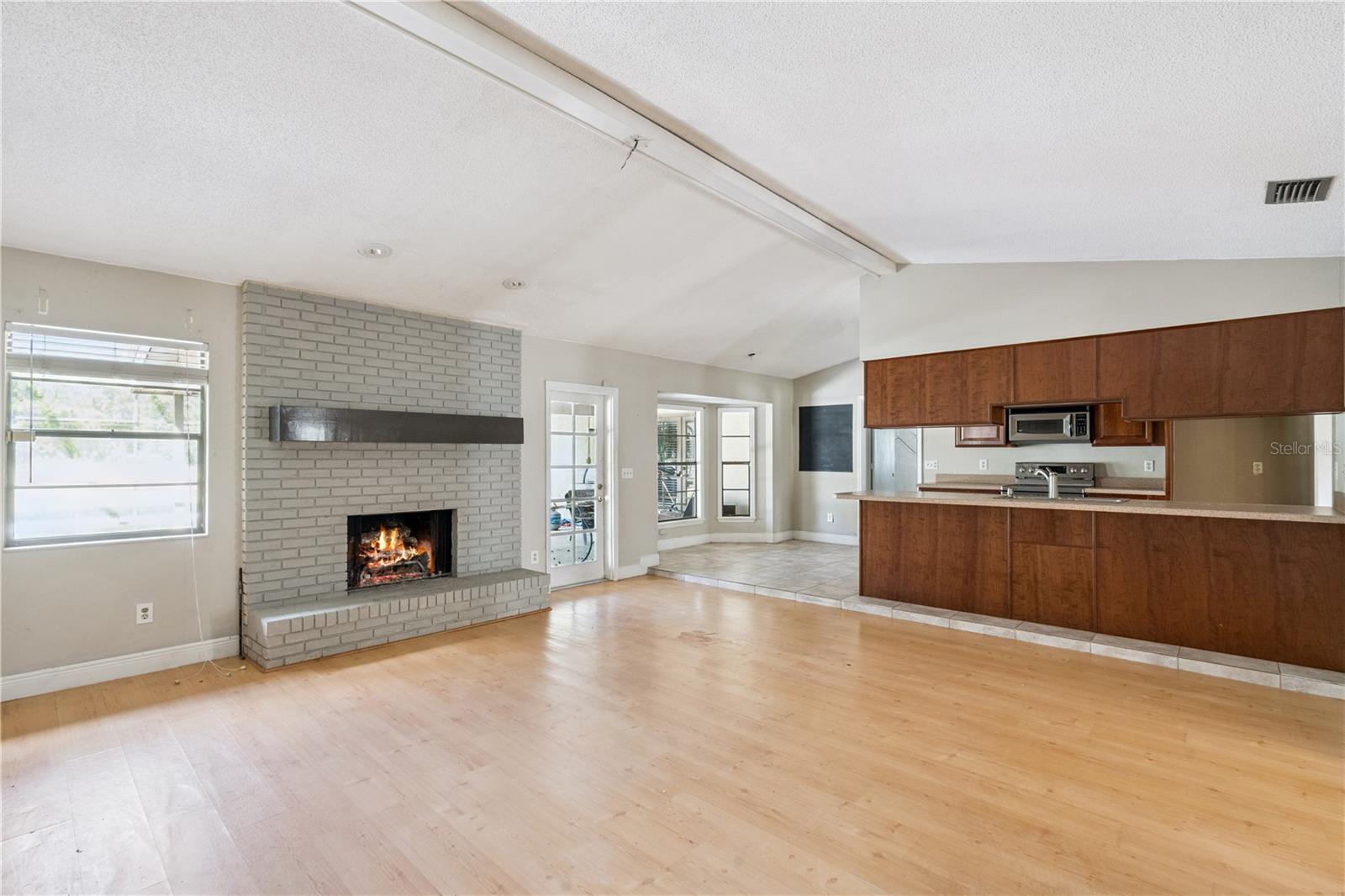 Image 7 of 31 For 8107 Steeplechase Boulevard