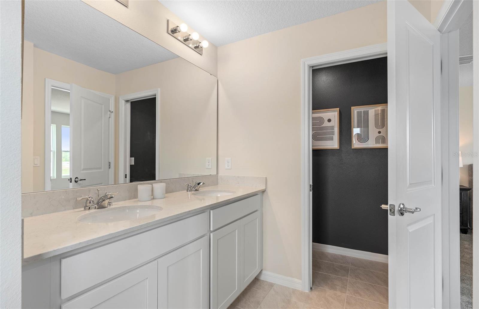 Image 20 of 25 For 450 Magnolia Chase Court