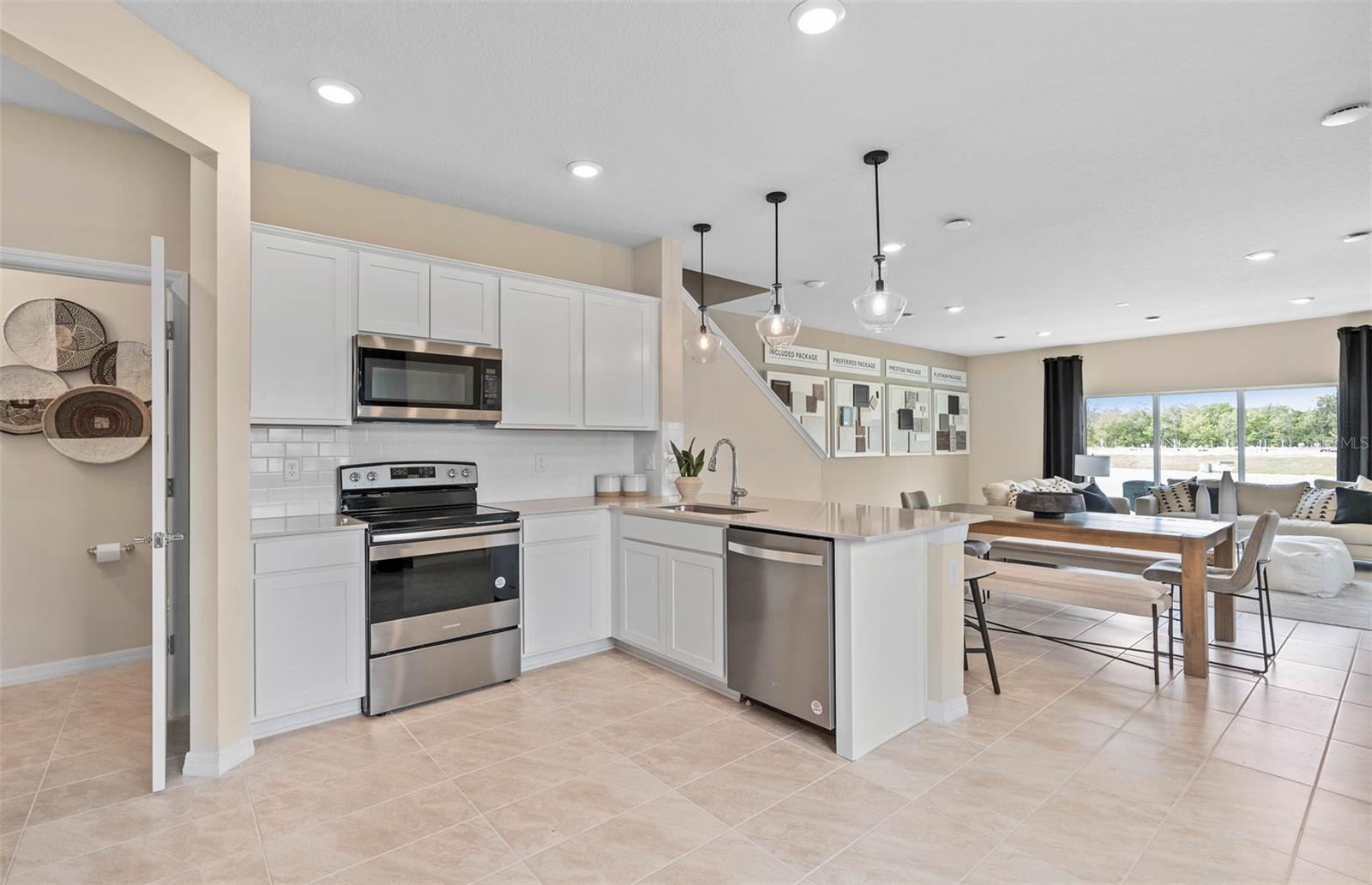 Image 6 of 25 For 450 Magnolia Chase Court