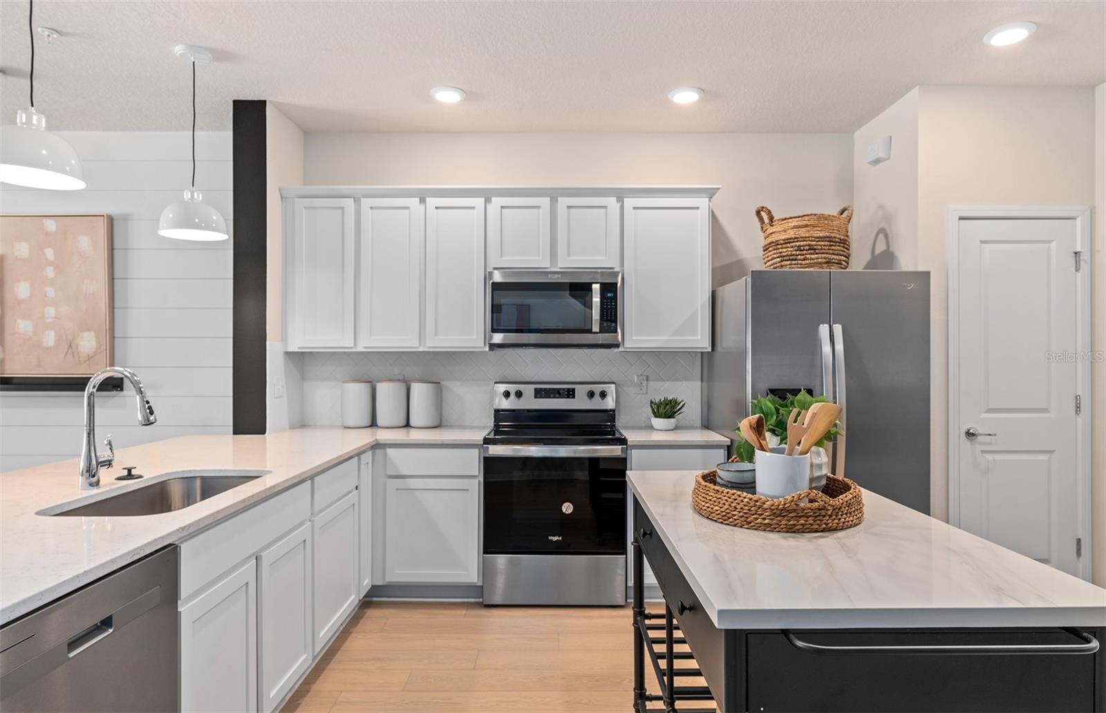 Image 5 of 17 For 466 Magnolia Chase Court