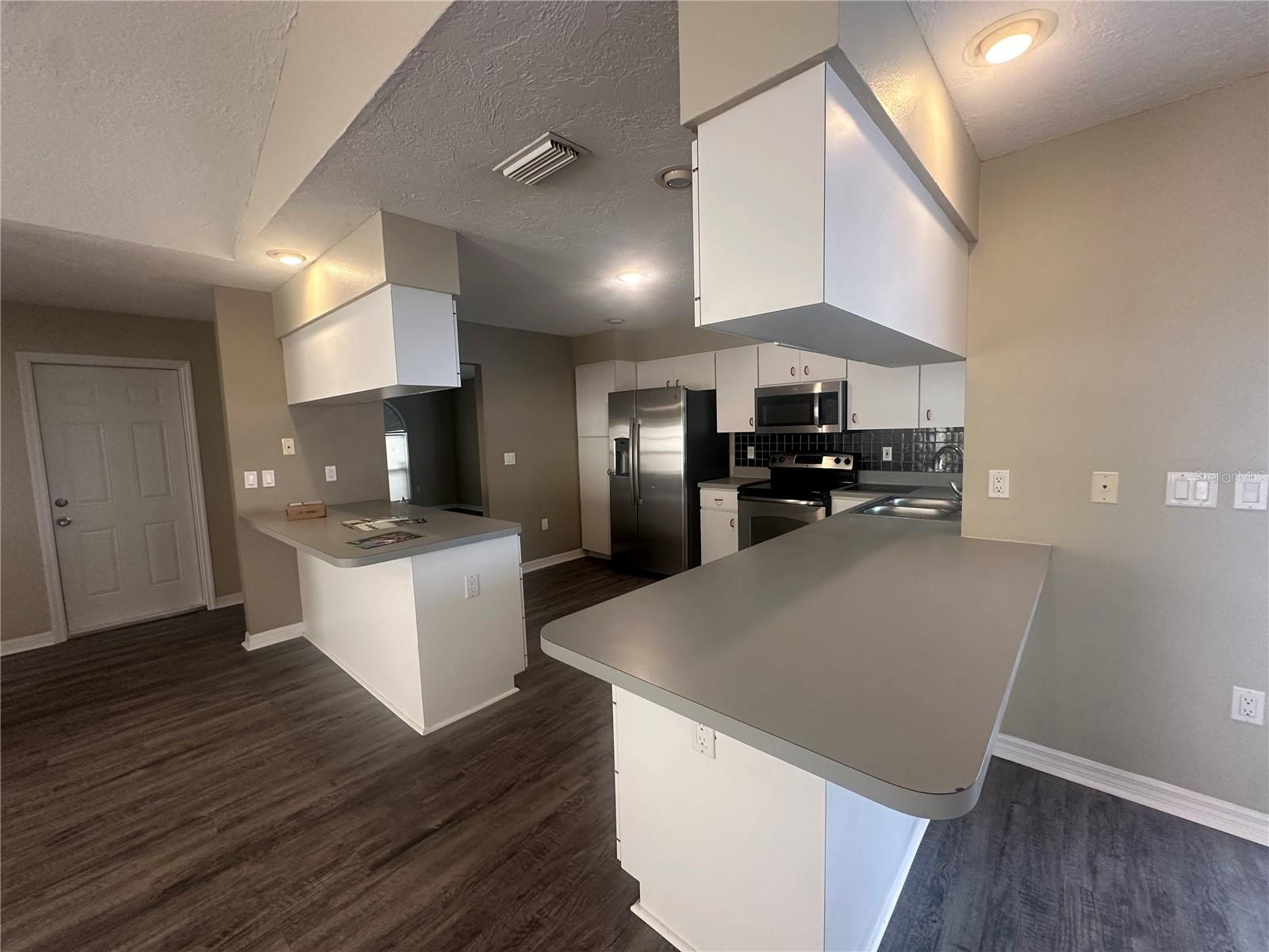 Image 6 of 21 For 4495 Diamond Circle