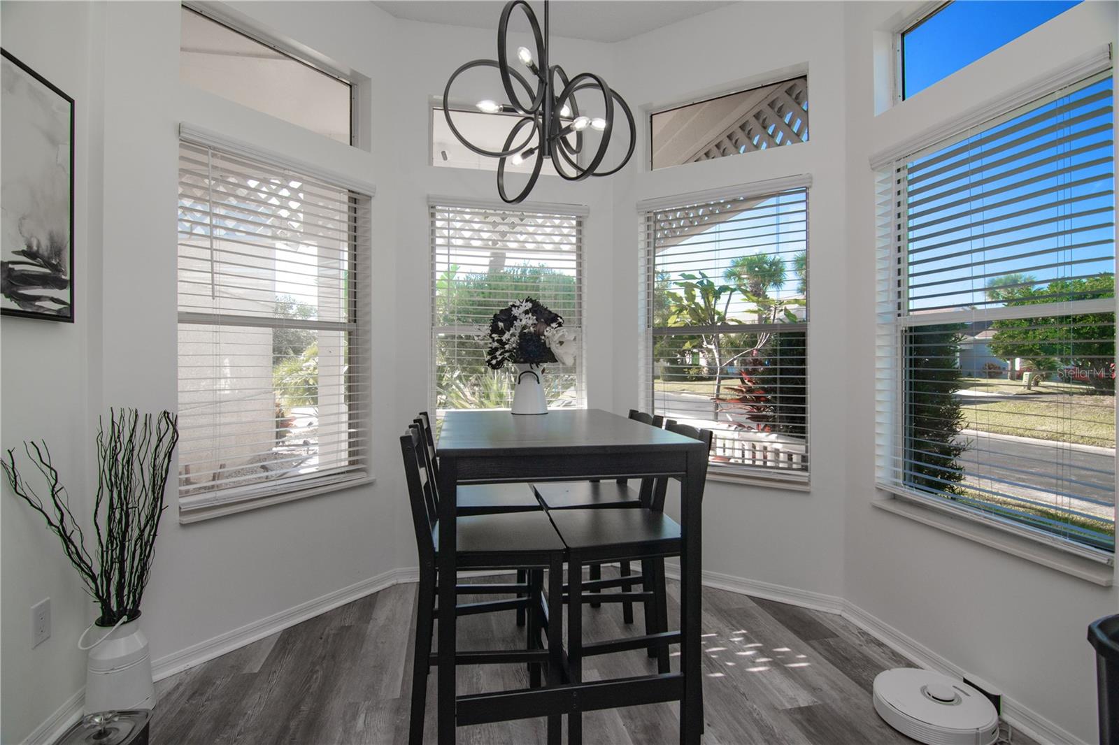 Image 7 of 37 For 358 Monika Place