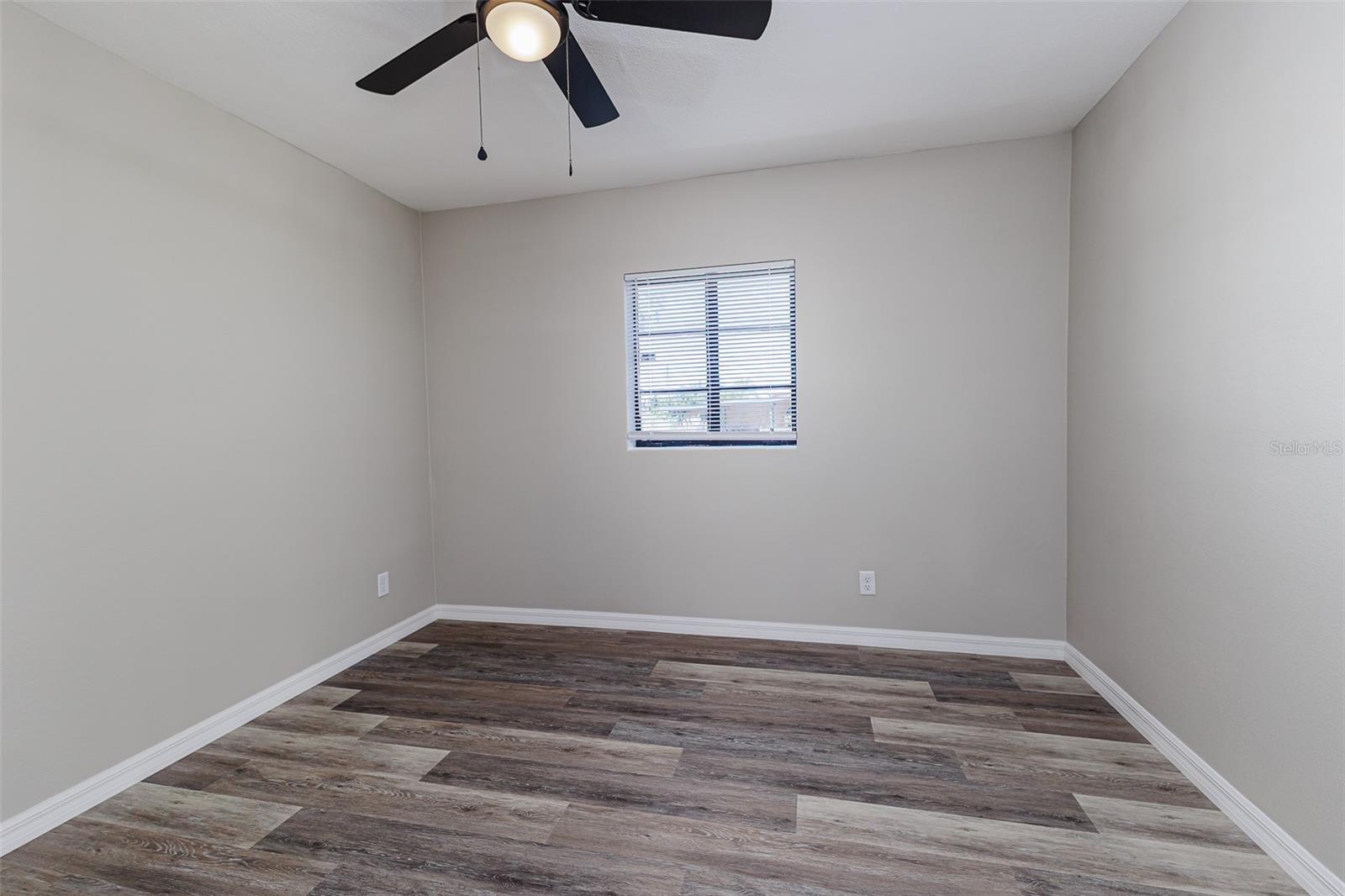 Image 11 of 27 For 561 Dollins Avenue