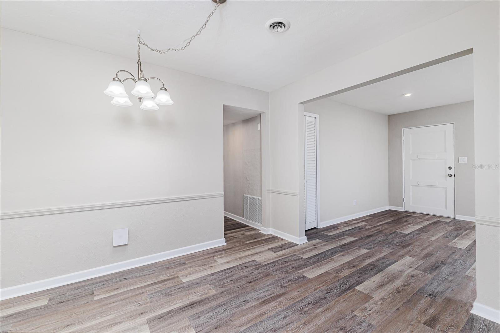 Image 13 of 27 For 561 Dollins Avenue