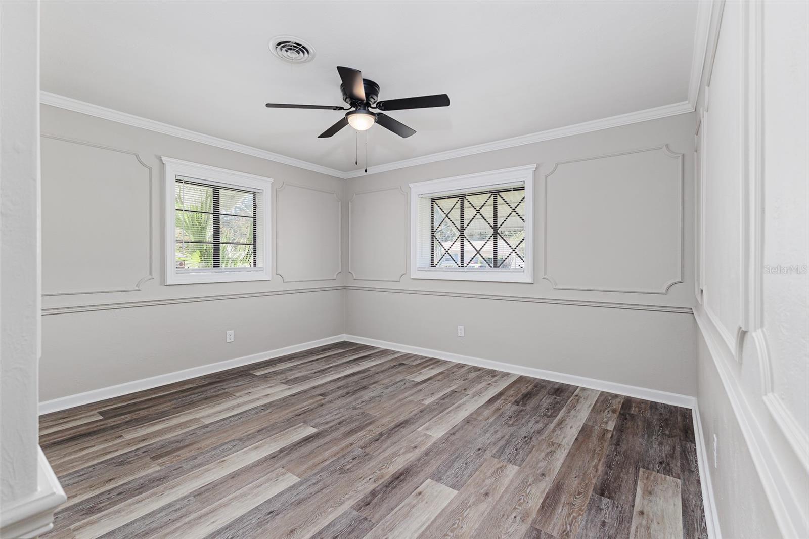 Image 19 of 27 For 561 Dollins Avenue