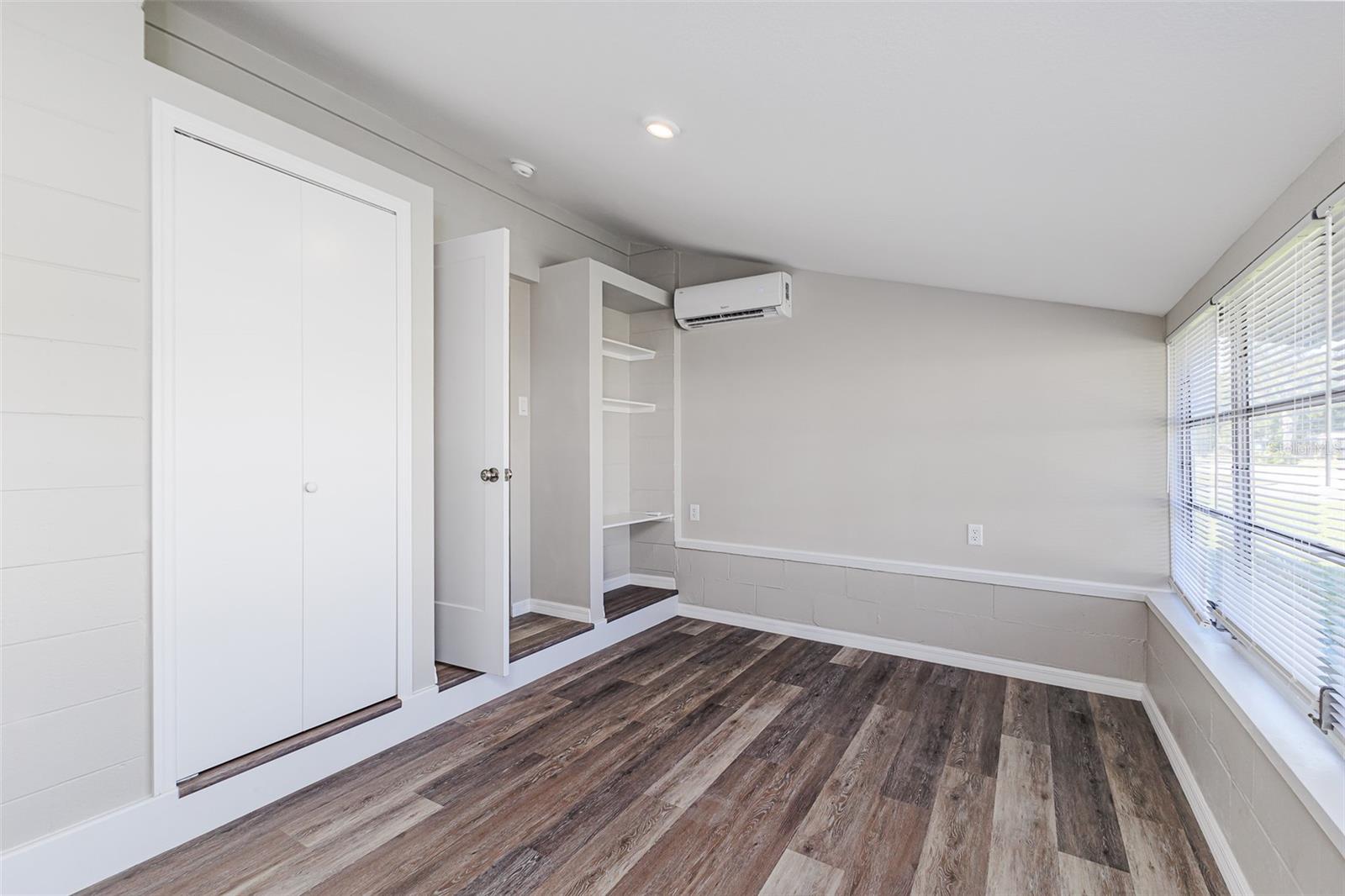 Image 5 of 27 For 561 Dollins Avenue