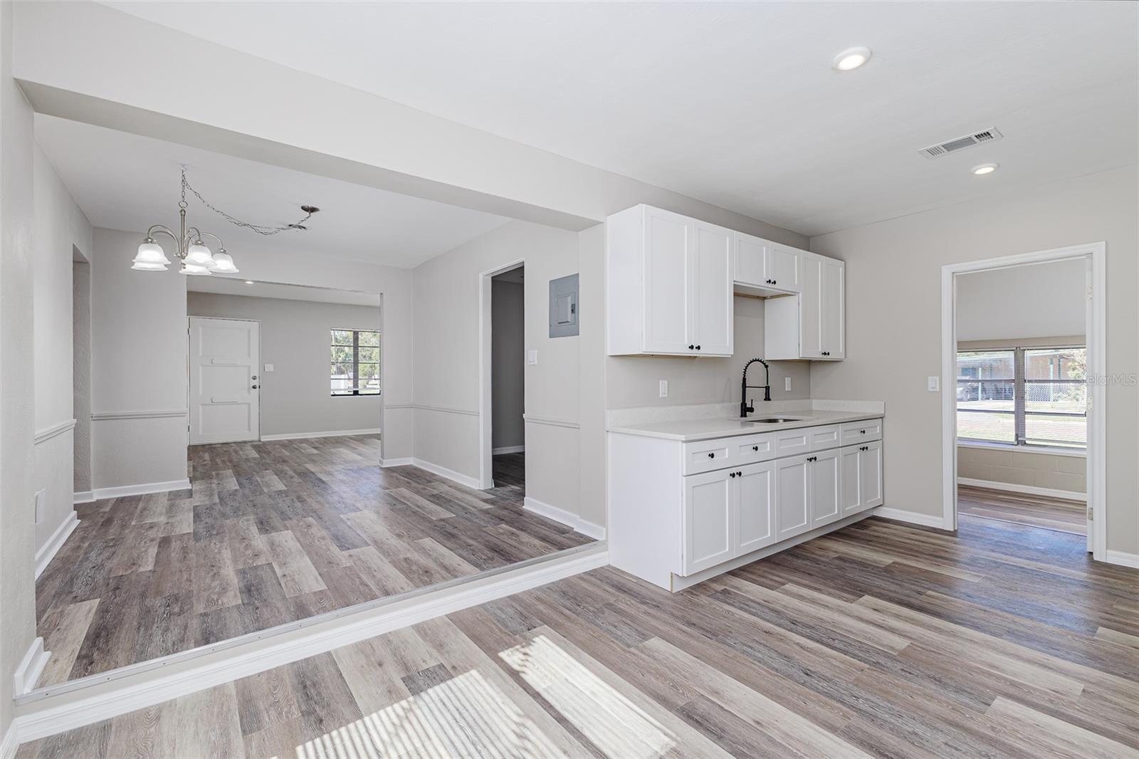 Image 8 of 27 For 561 Dollins Avenue