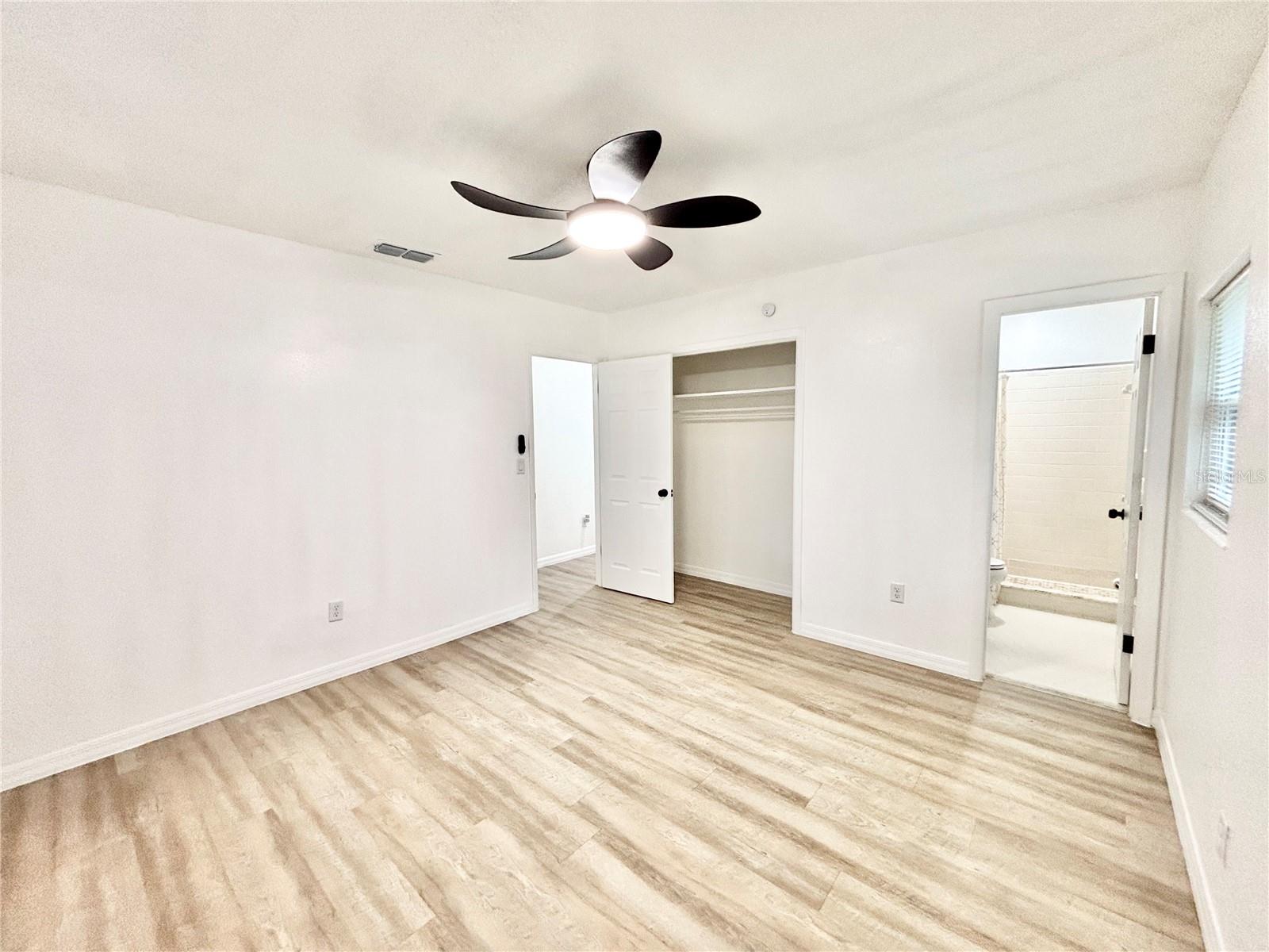 Image 12 of 17 For 1516 Avenue D Ne