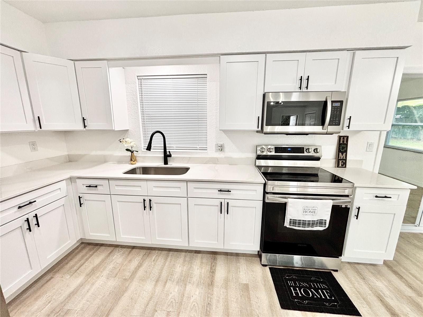 Image 6 of 17 For 1516 Avenue D Ne