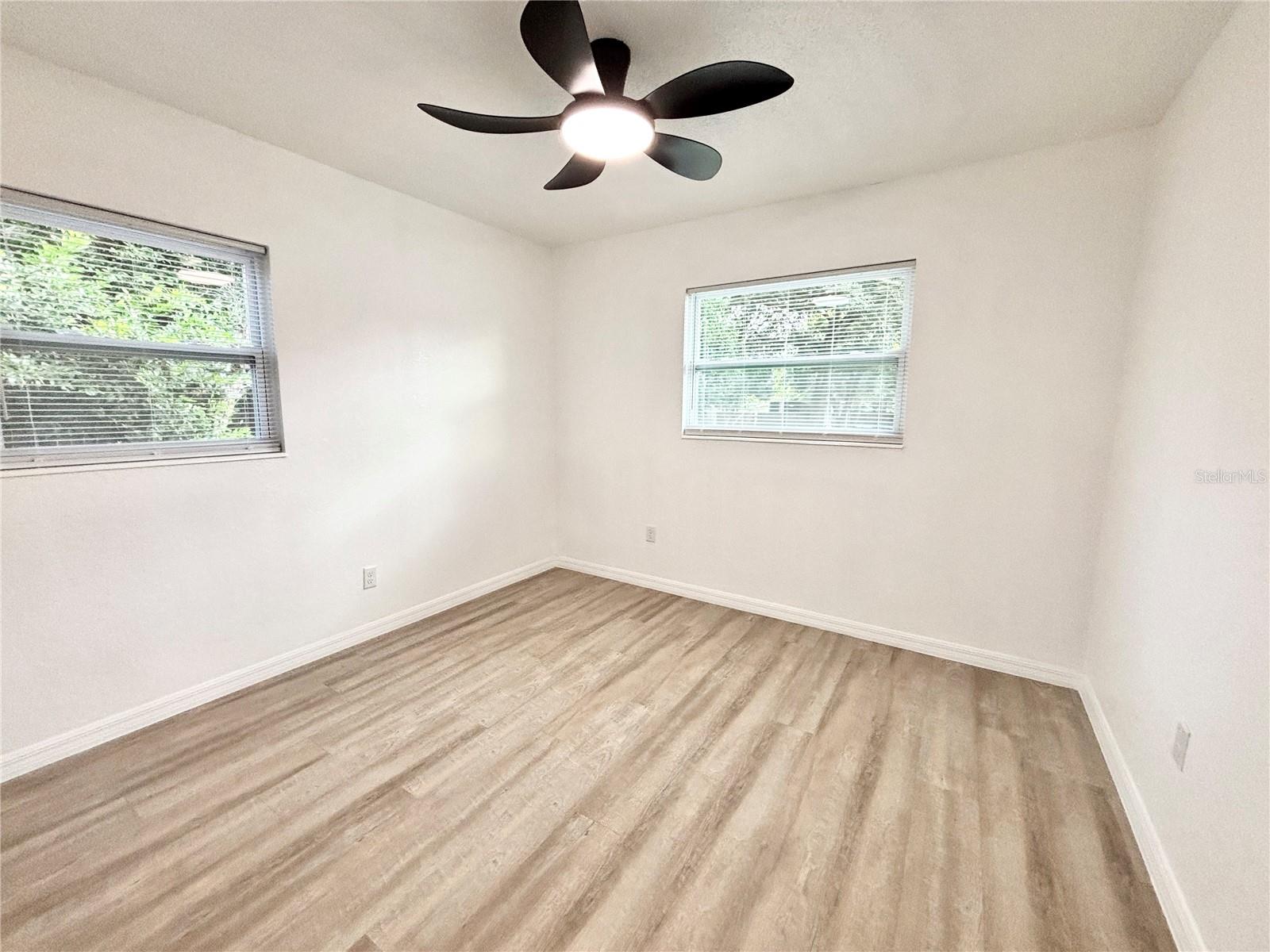 Image 8 of 17 For 1516 Avenue D Ne