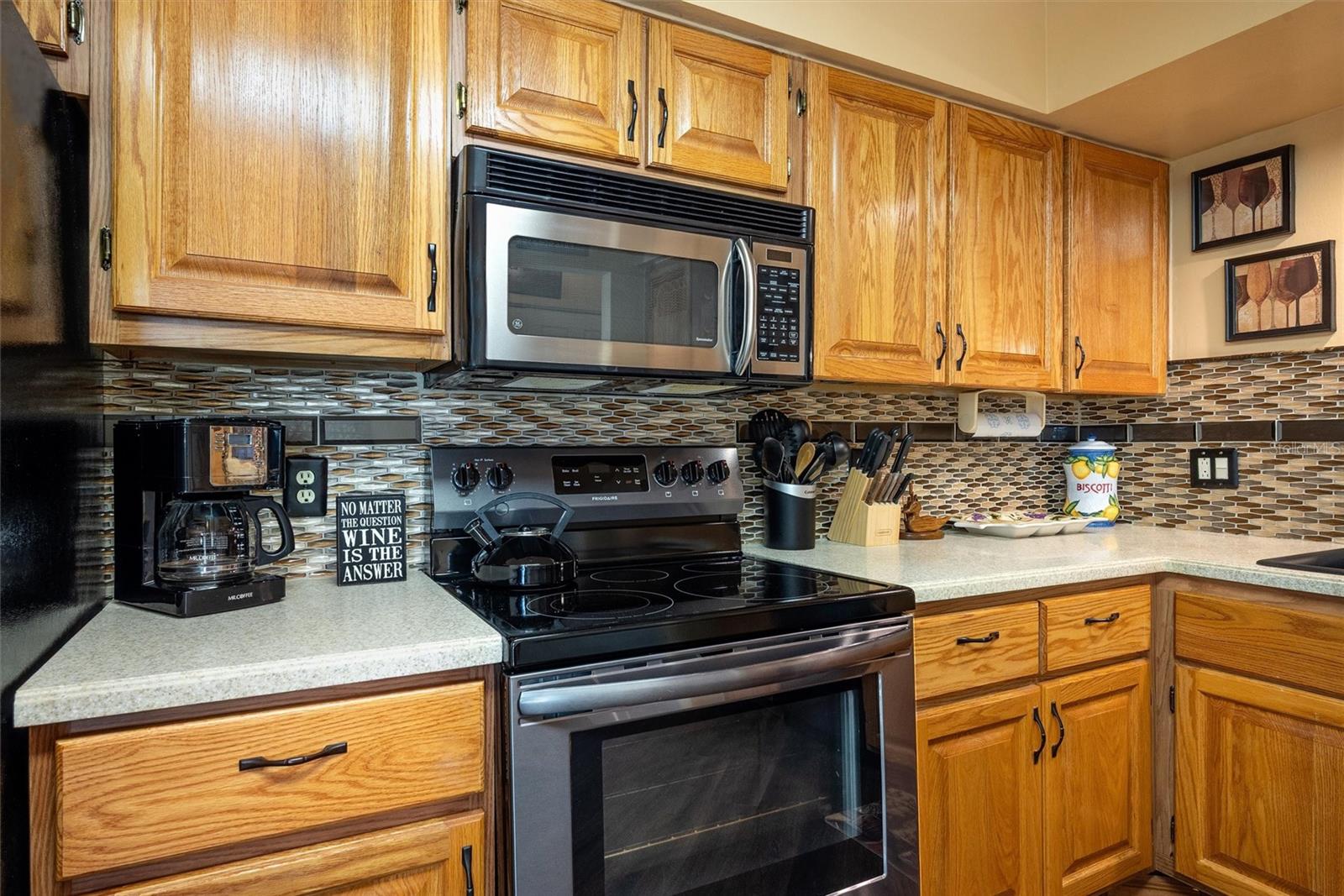 Image 11 of 56 For 2921 Clubview Drive 5l6