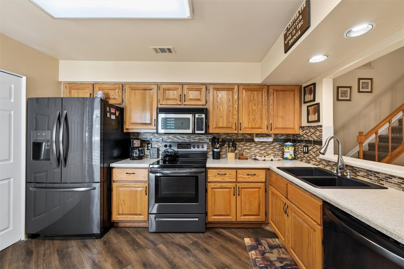 Image 13 of 56 For 2921 Clubview Drive 5l6