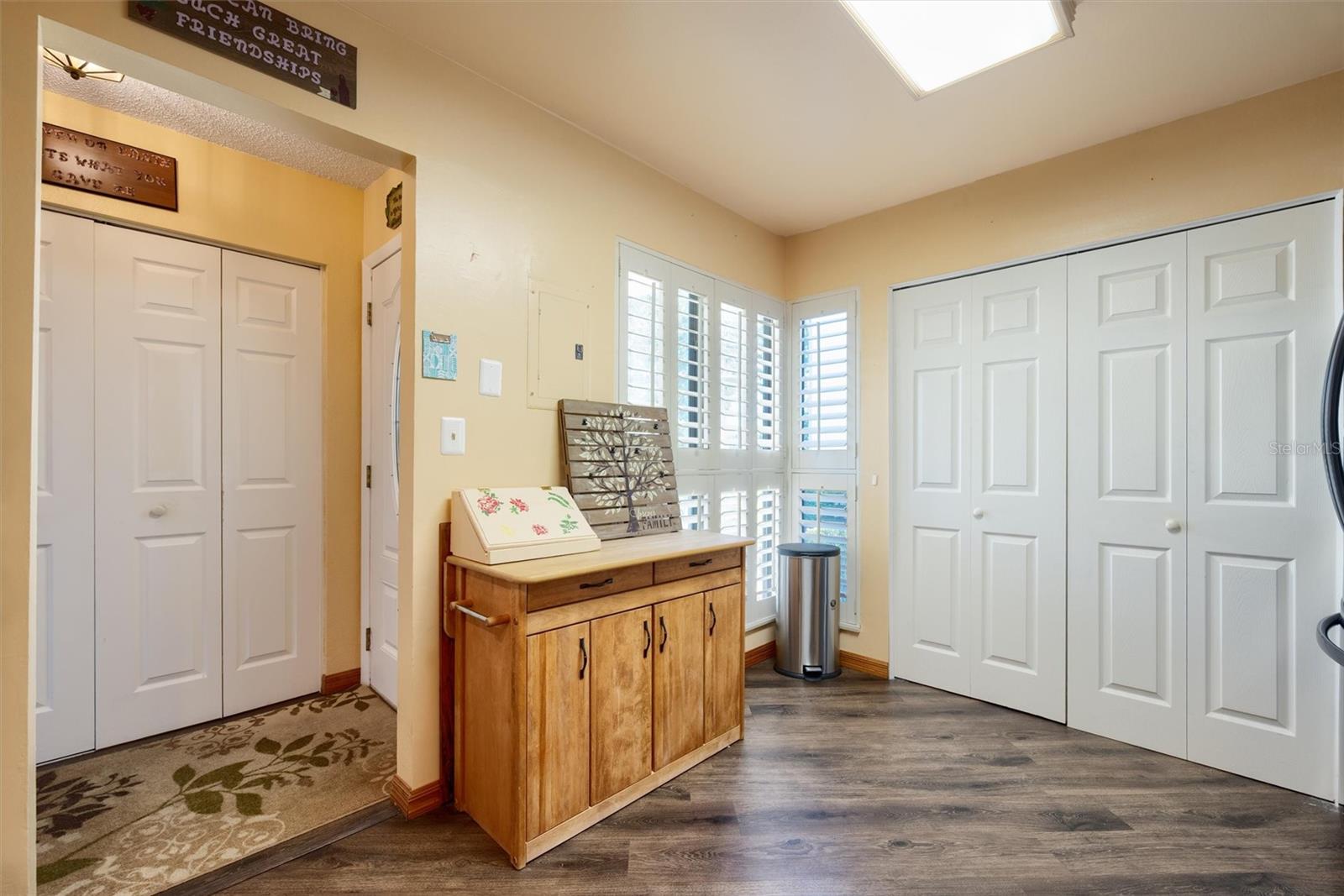 Image 14 of 56 For 2921 Clubview Drive 5l6