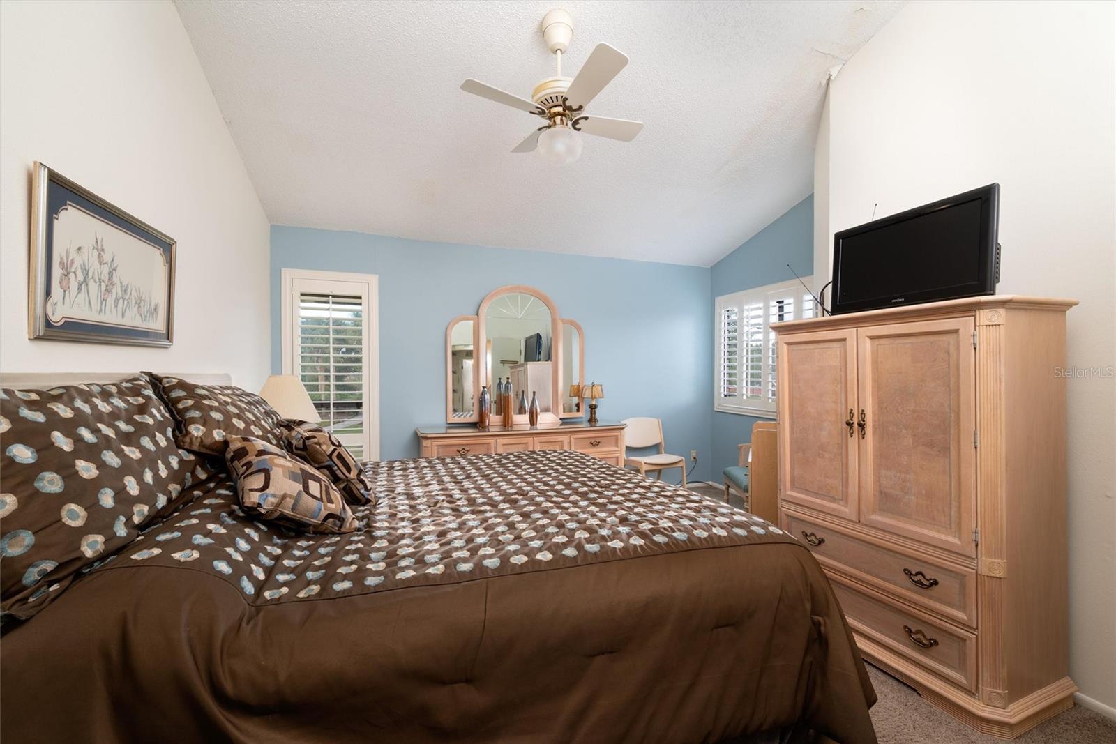 Image 19 of 56 For 2921 Clubview Drive 5l6