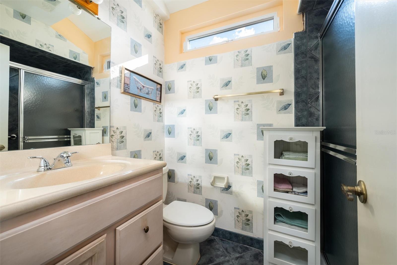 Image 21 of 56 For 2921 Clubview Drive 5l6