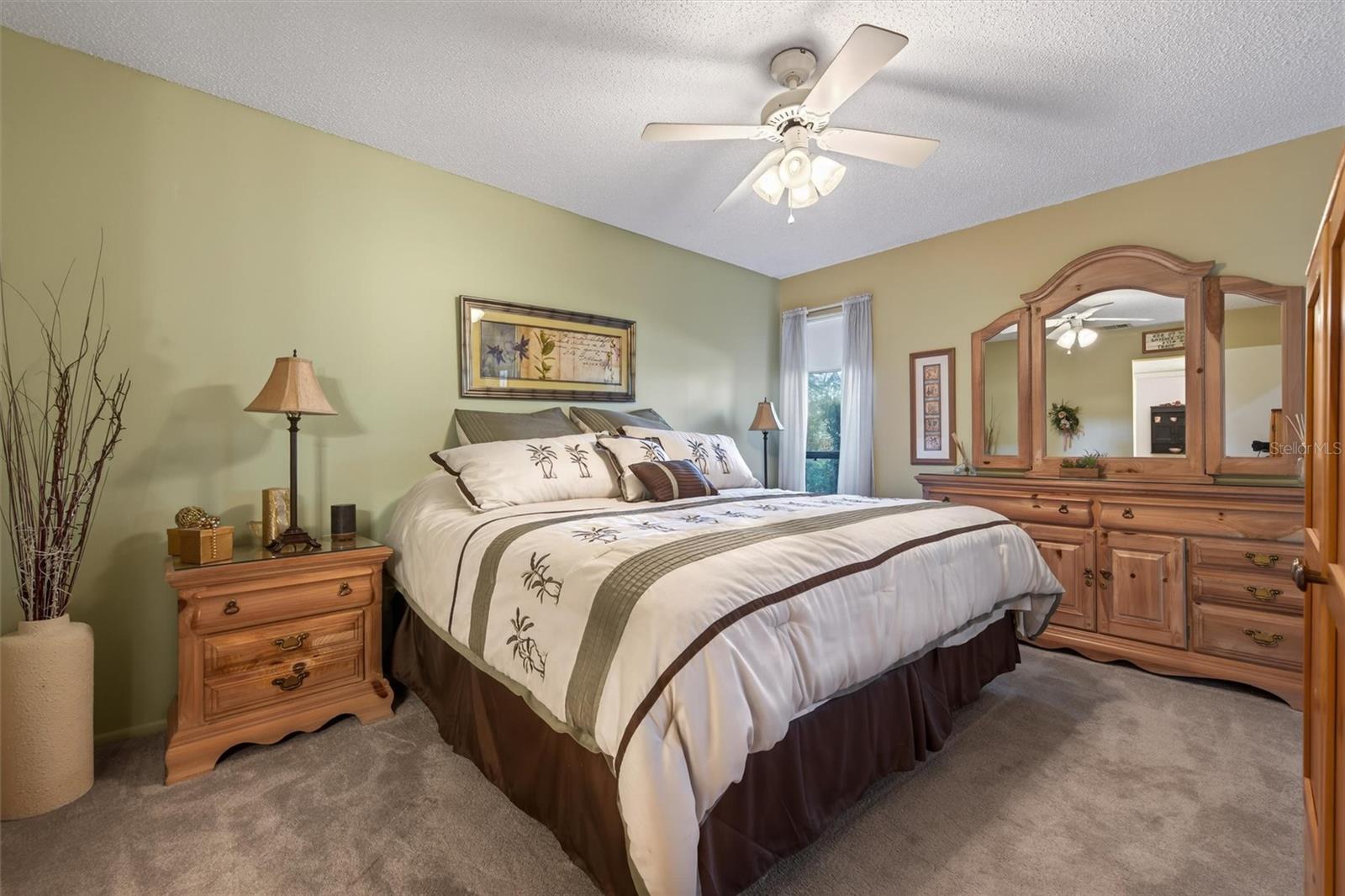 Image 27 of 56 For 2921 Clubview Drive 5l6