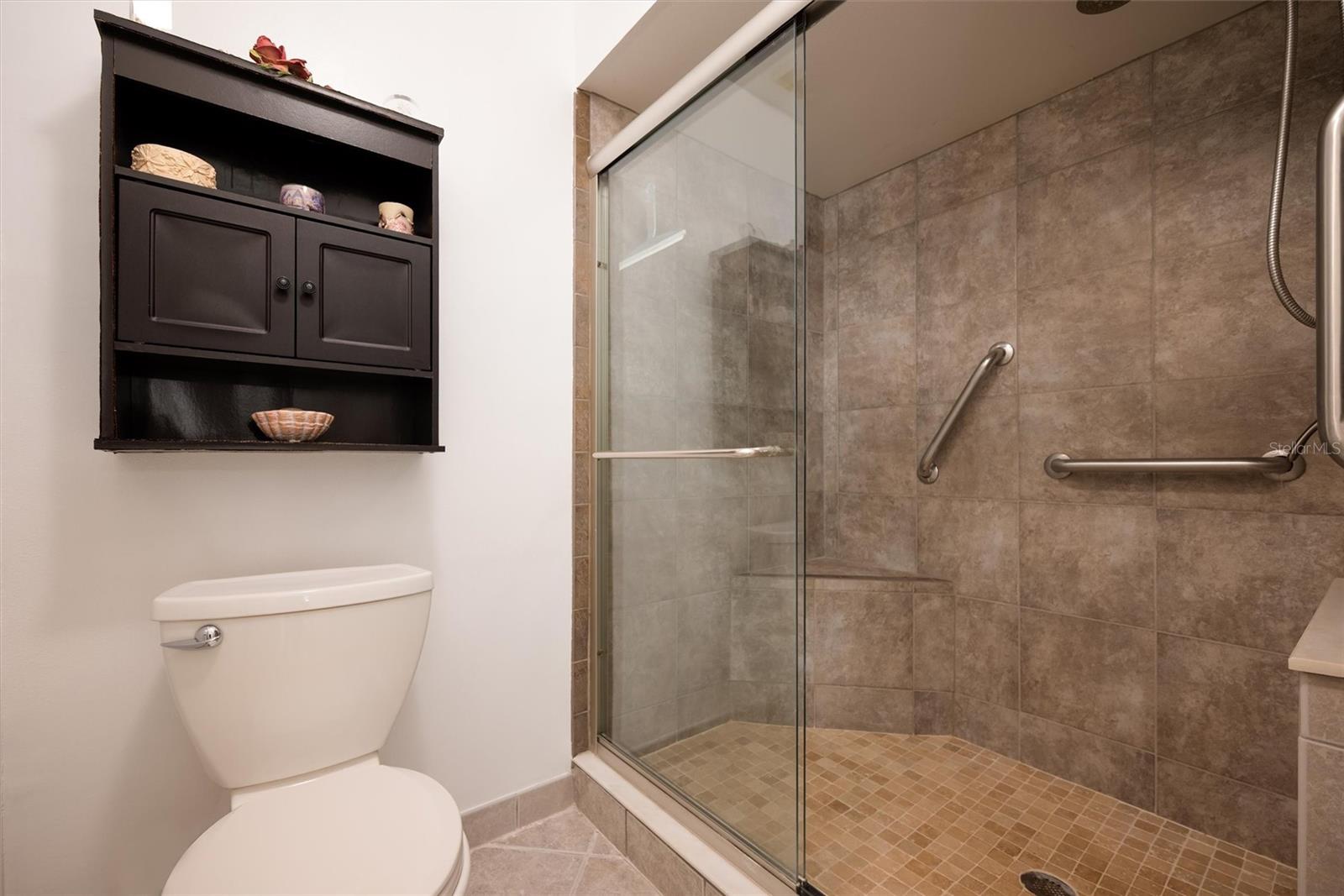 Image 29 of 56 For 2921 Clubview Drive 5l6