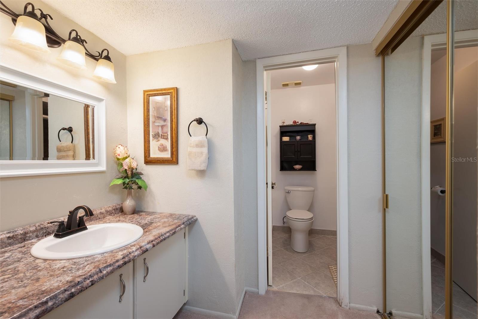 Image 30 of 56 For 2921 Clubview Drive 5l6