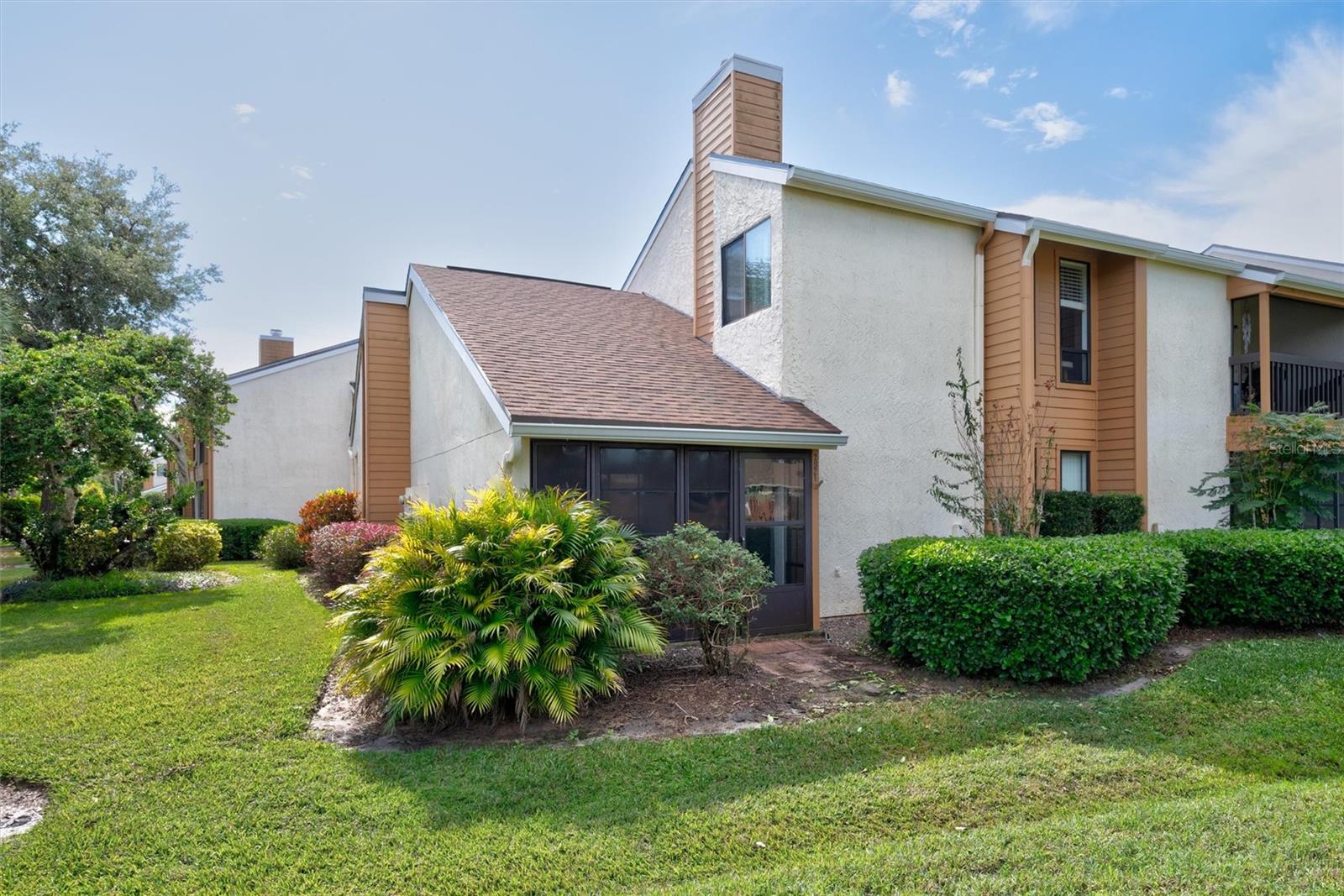 Image 35 of 56 For 2921 Clubview Drive 5l6