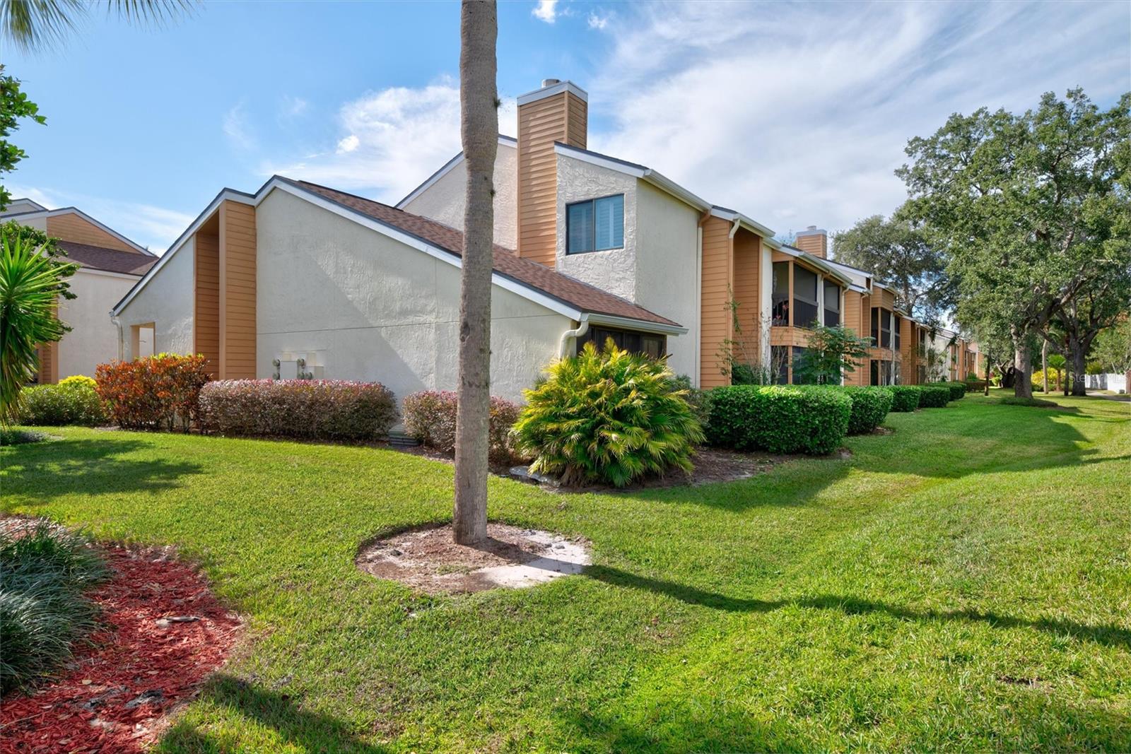 Image 36 of 56 For 2921 Clubview Drive 5l6