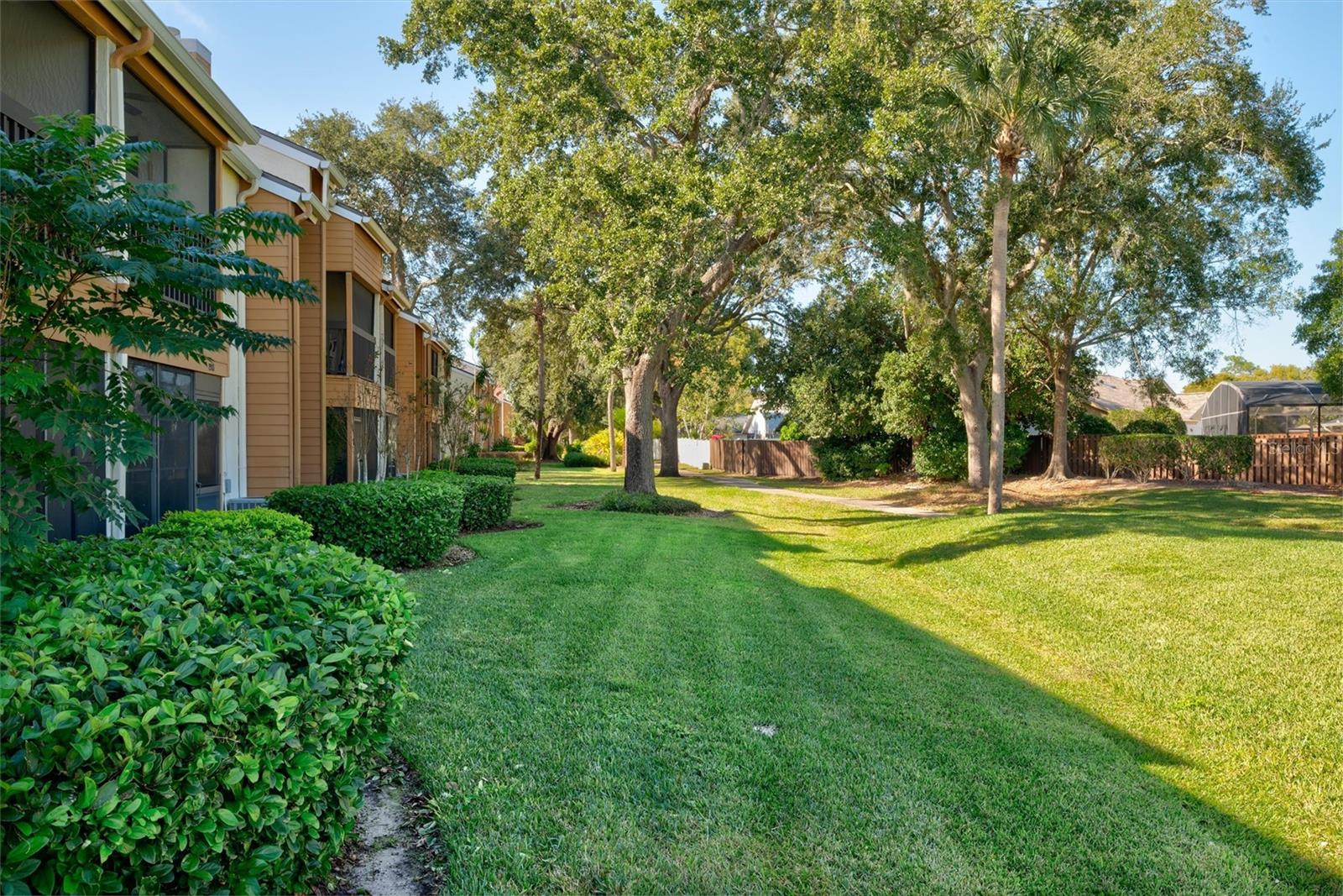 Image 37 of 56 For 2921 Clubview Drive 5l6