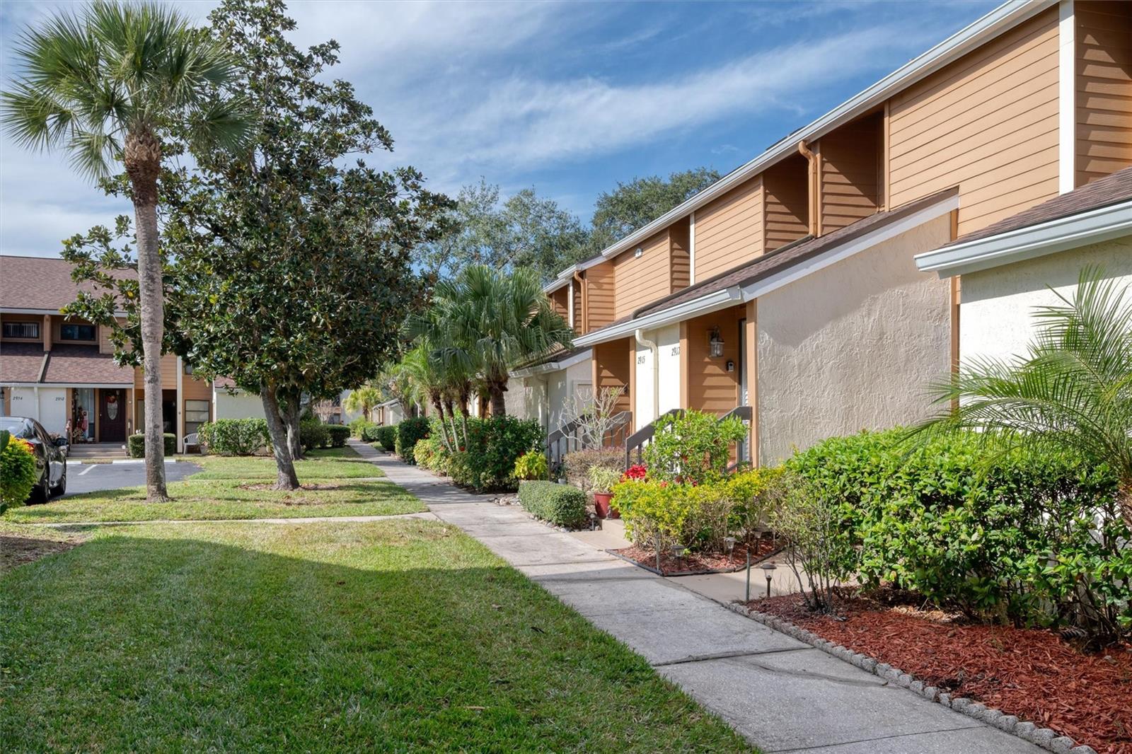 Image 38 of 56 For 2921 Clubview Drive 5l6