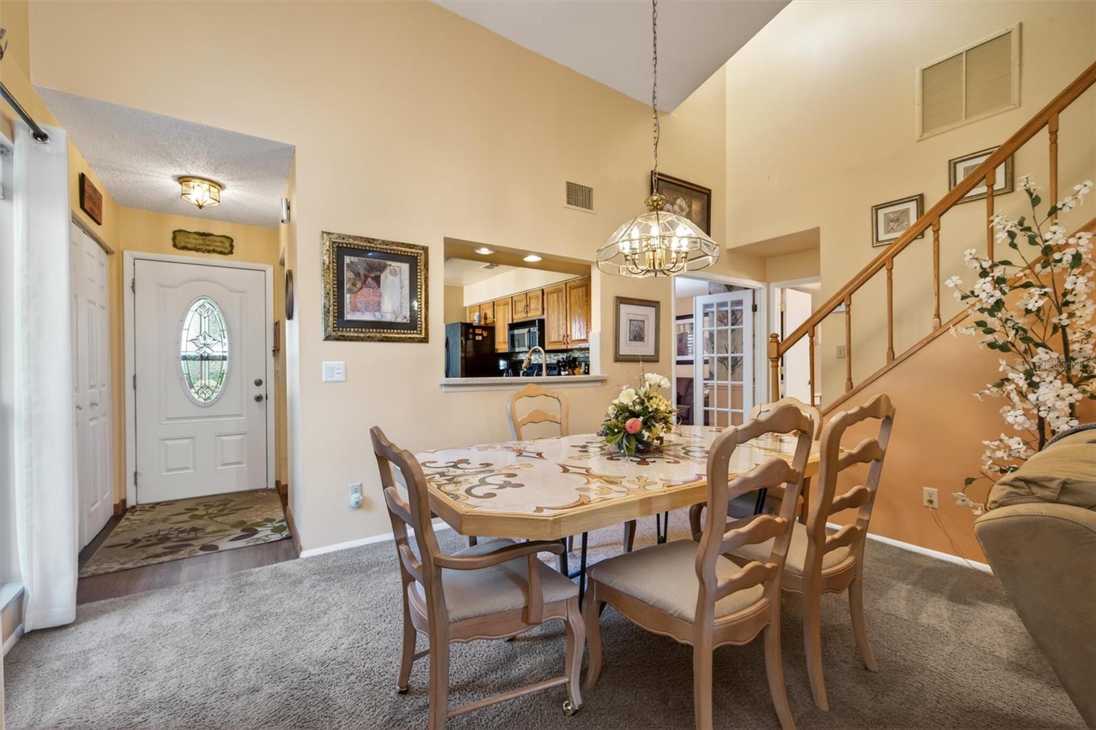 Image 4 of 56 For 2921 Clubview Drive 5l6