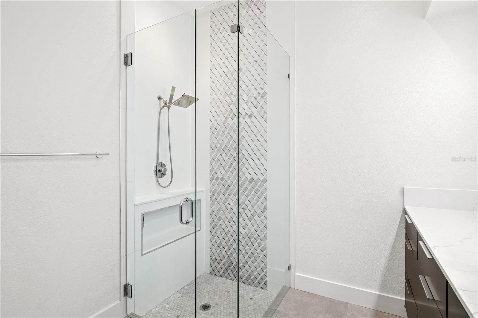 Image 18 of 34 For 2048 Hartz Alley