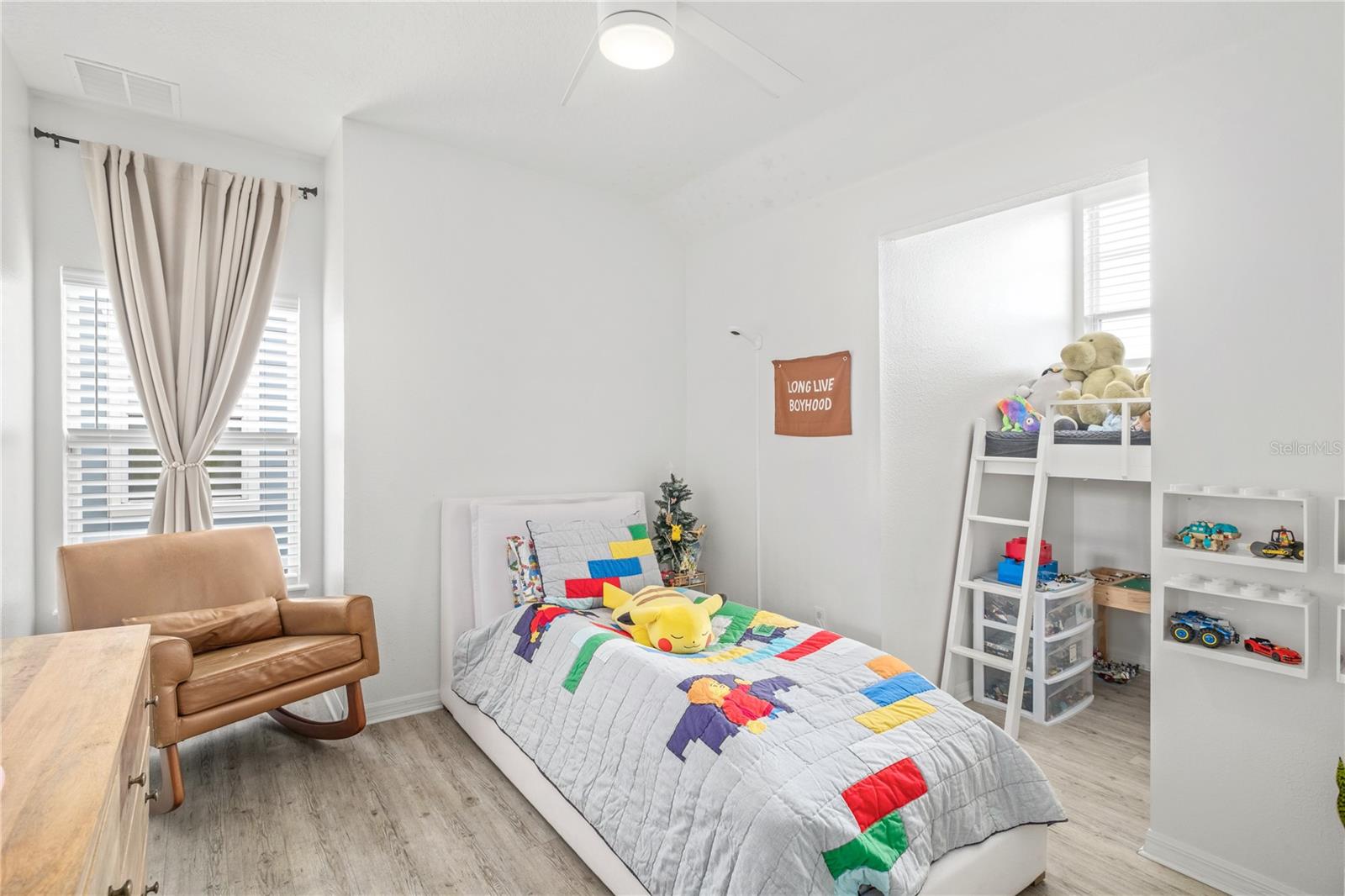 Image 23 of 34 For 2048 Hartz Alley