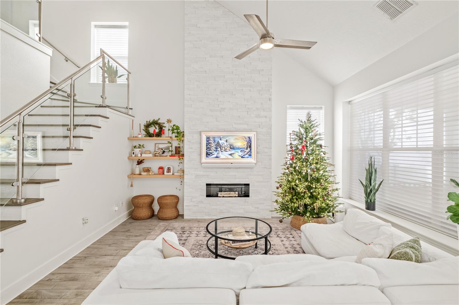 Image 6 of 34 For 2048 Hartz Alley