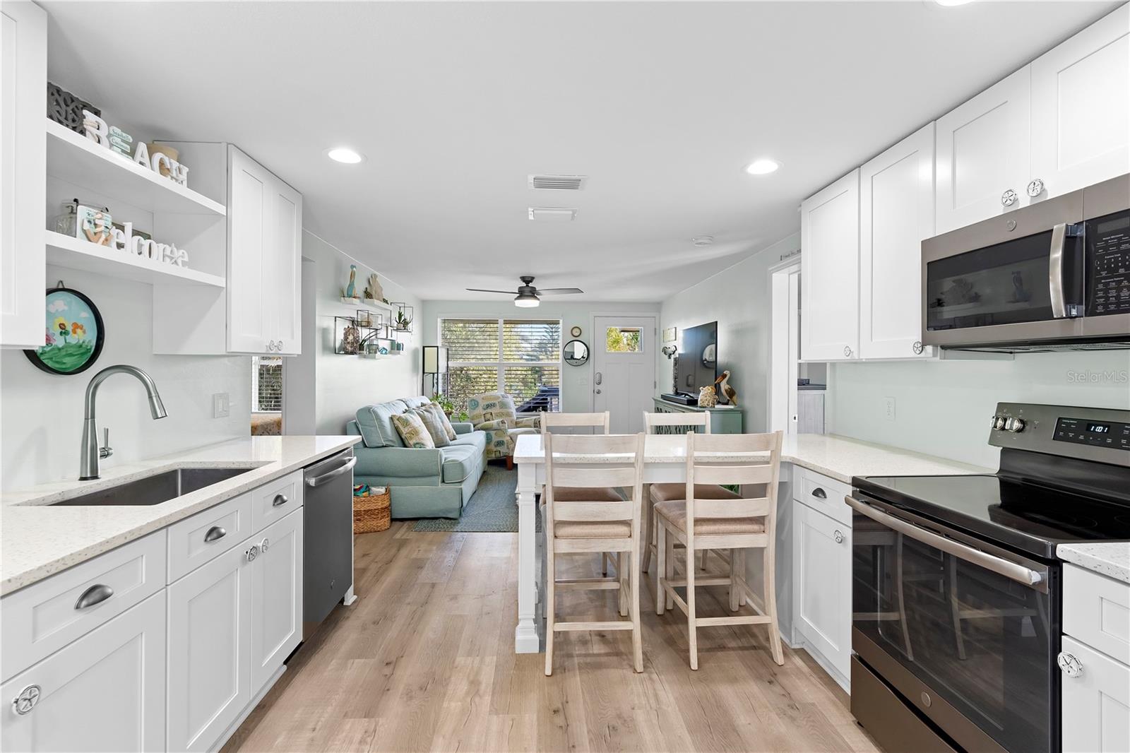 Image 12 of 40 For 830 Garfish Avenue