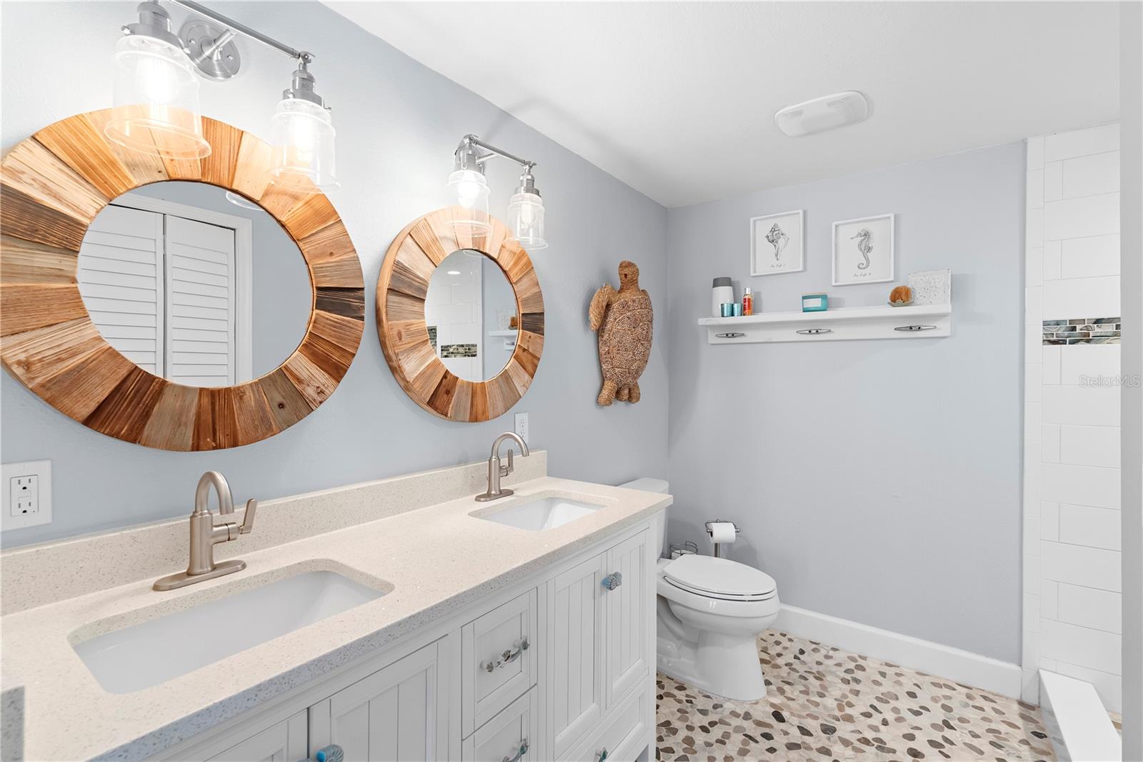 Image 19 of 40 For 830 Garfish Avenue