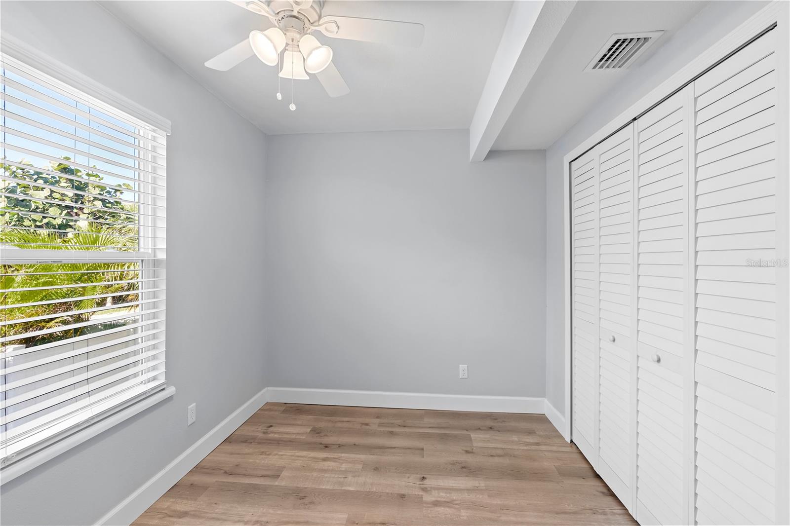 Image 33 of 40 For 830 Garfish Avenue