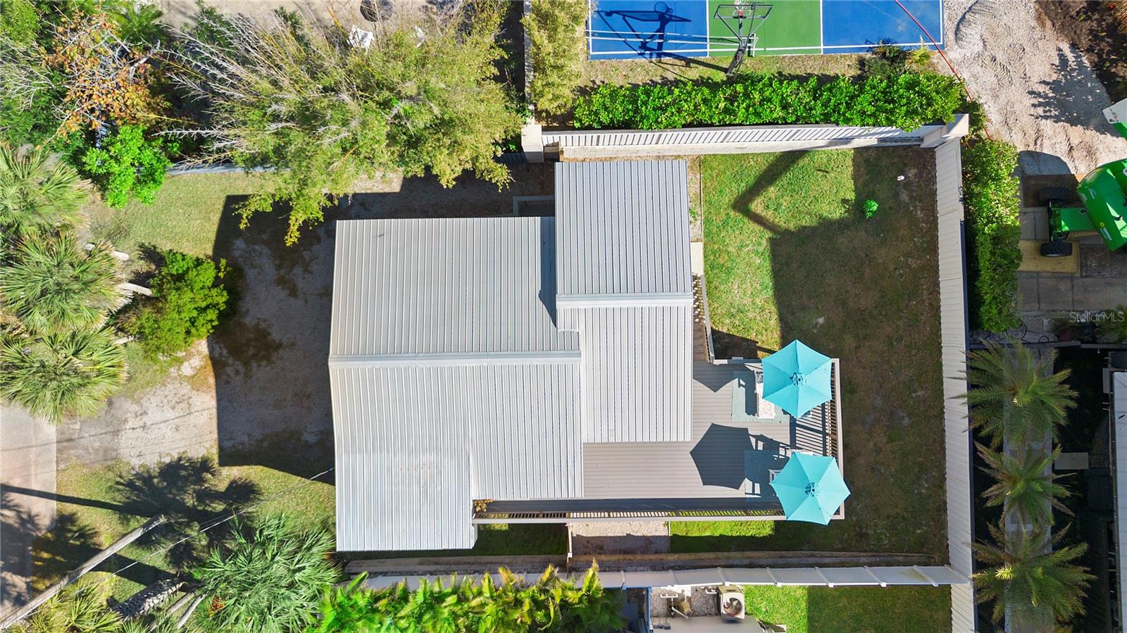 Image 5 of 40 For 830 Garfish Avenue