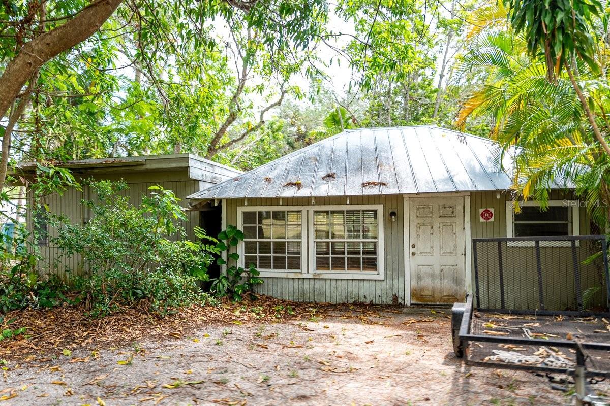 Image 17 of 43 For 13377 Indian River Dr