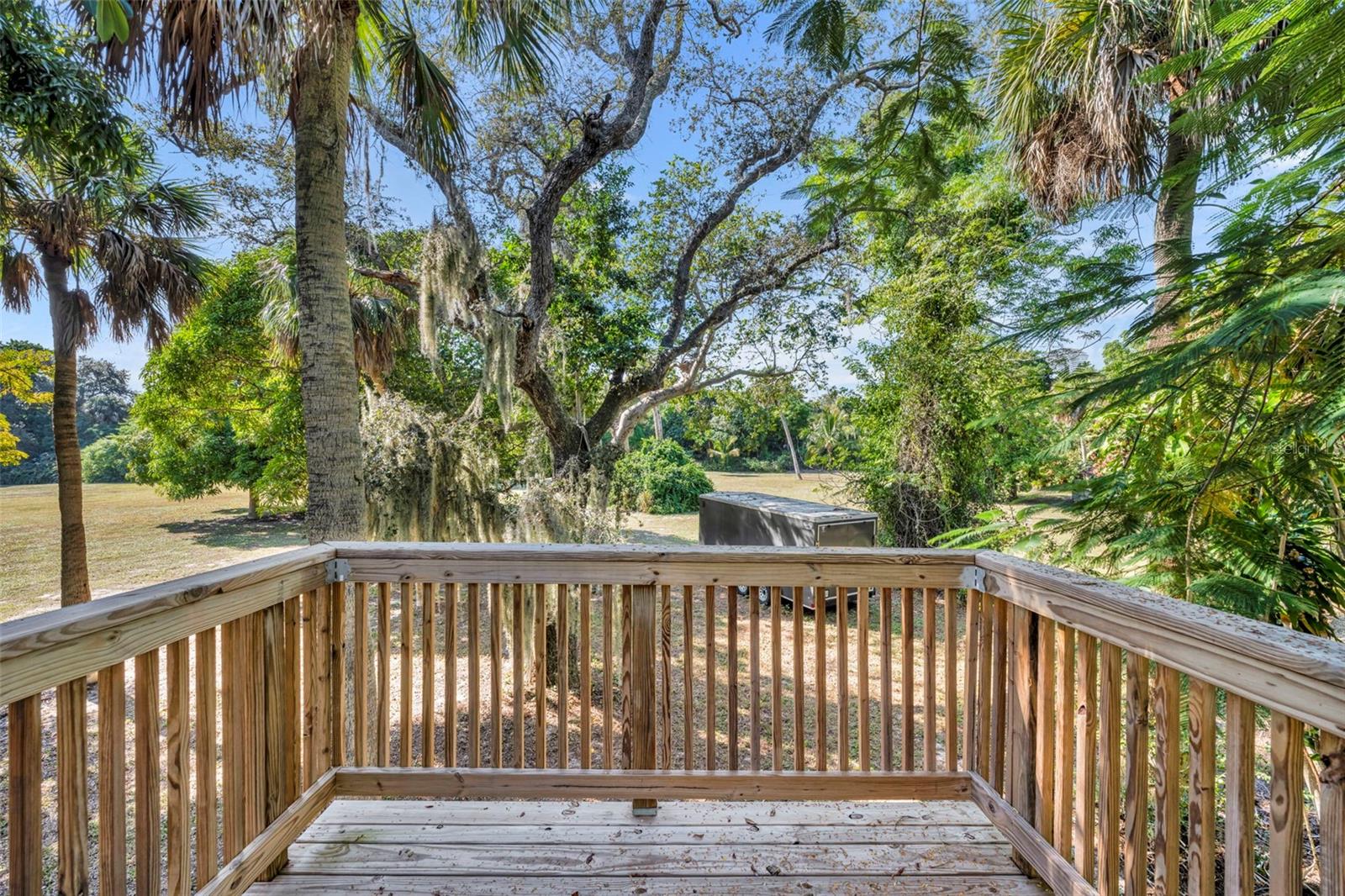 Image 20 of 43 For 13377 Indian River Dr