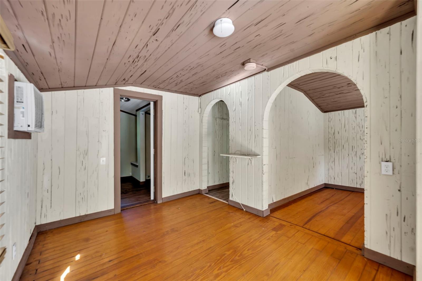 Image 42 of 43 For 13377 Indian River Dr