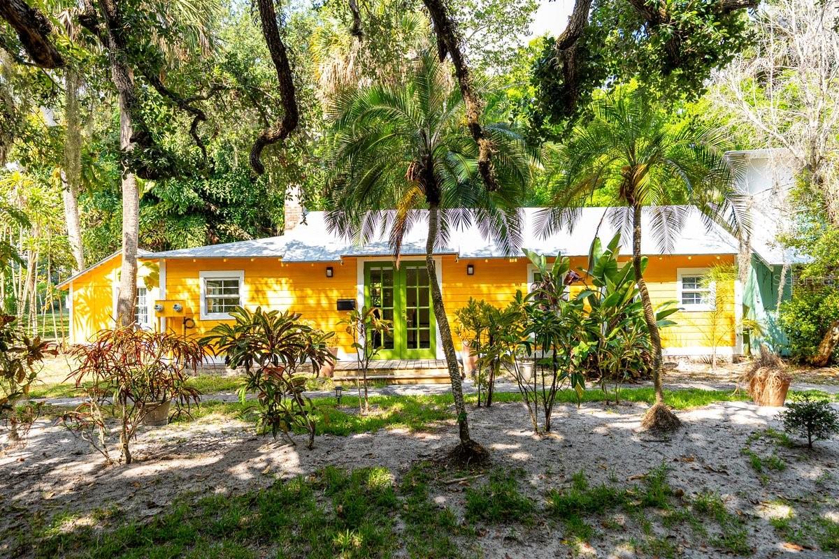 Image 8 of 43 For 13377 Indian River Dr