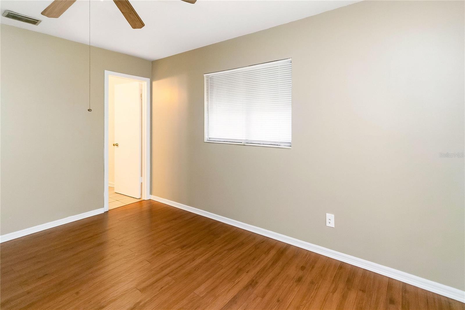 Image 15 of 20 For 841 Black Oak Court