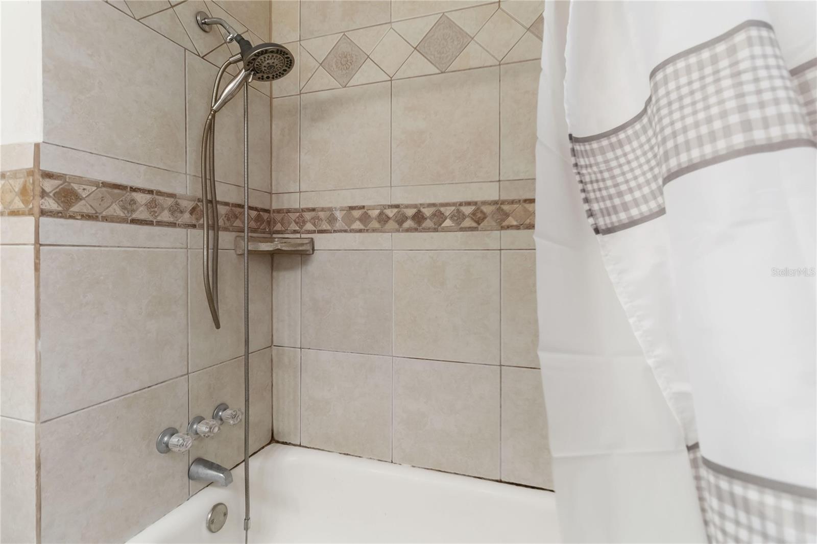 Image 18 of 20 For 841 Black Oak Court