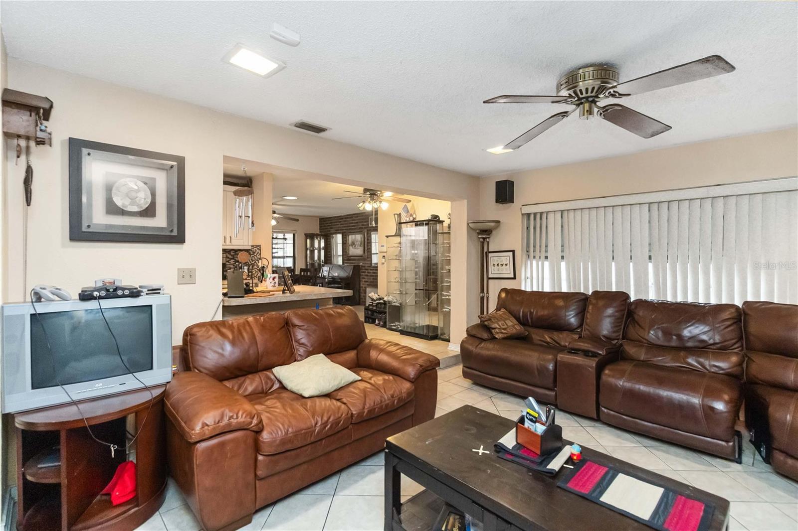 Image 5 of 20 For 841 Black Oak Court