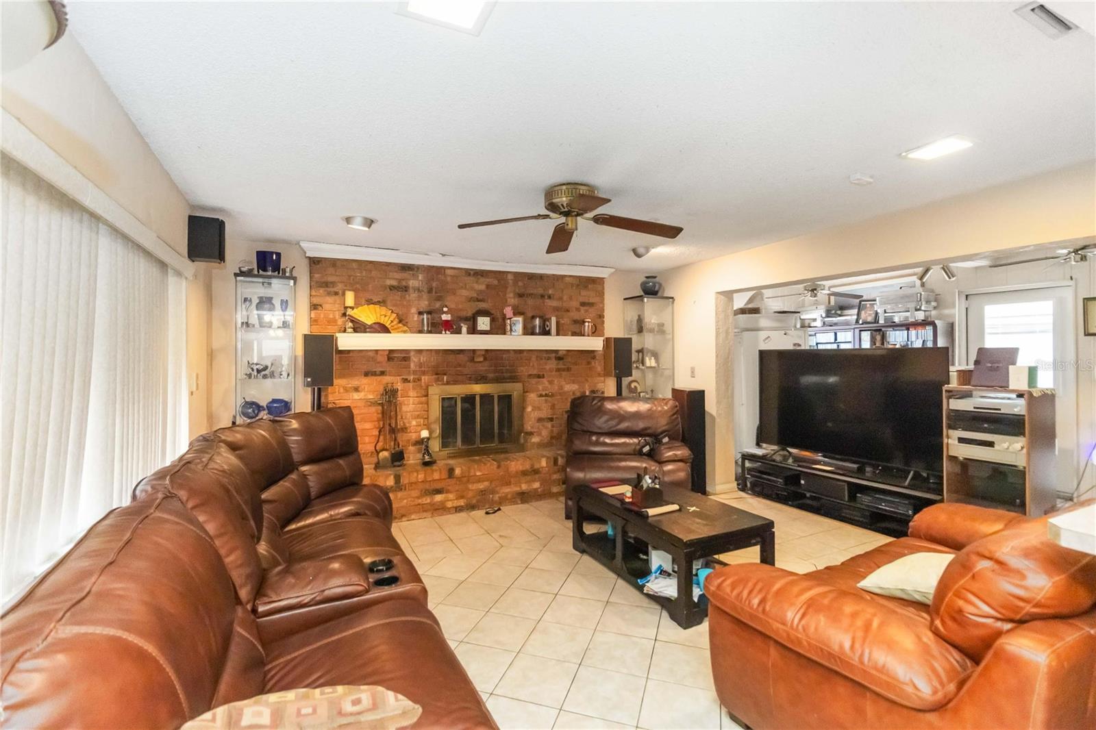 Image 6 of 20 For 841 Black Oak Court