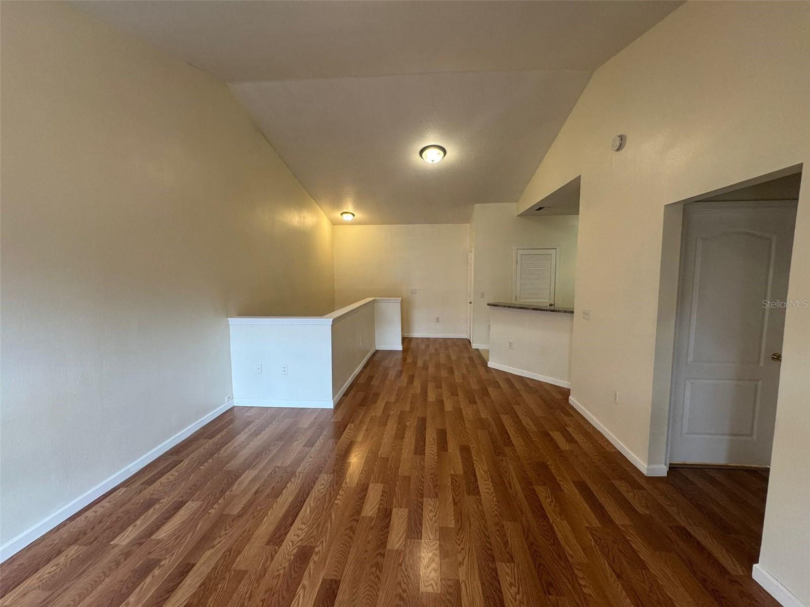 Image 7 of 28 For 10412 Villa View Circle 10412